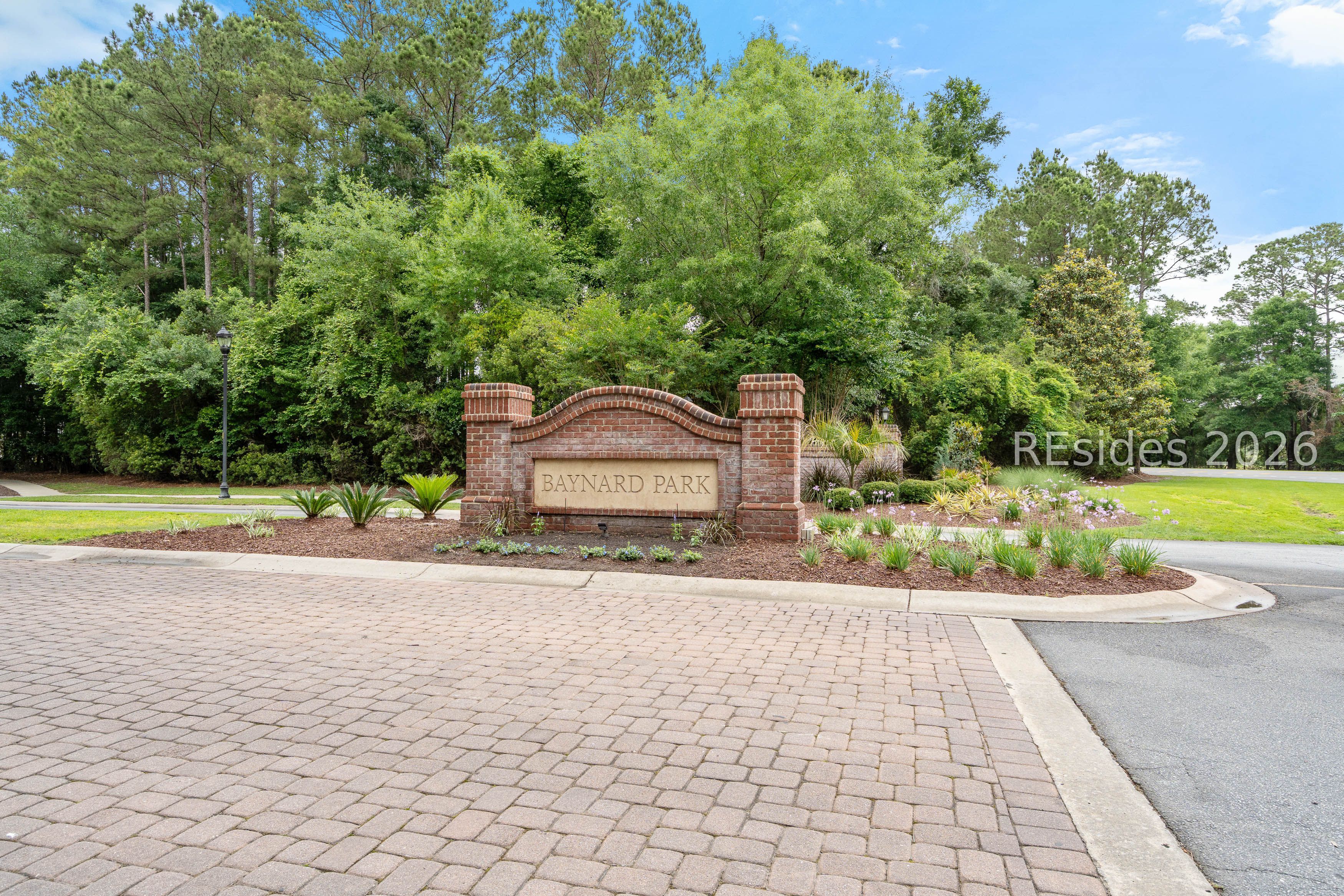 77 Bainbridge Way