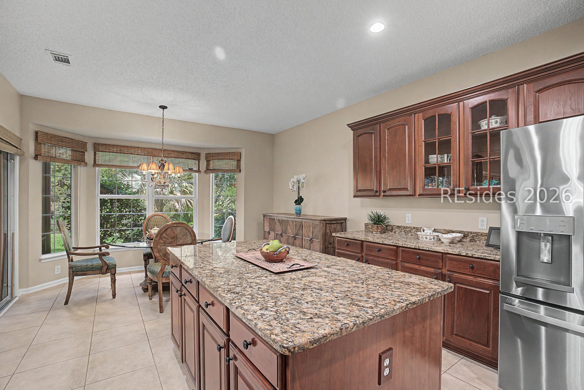 10 Amaryllis Lane