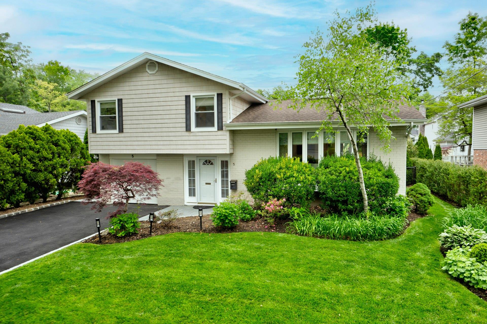 5 Roger Drive