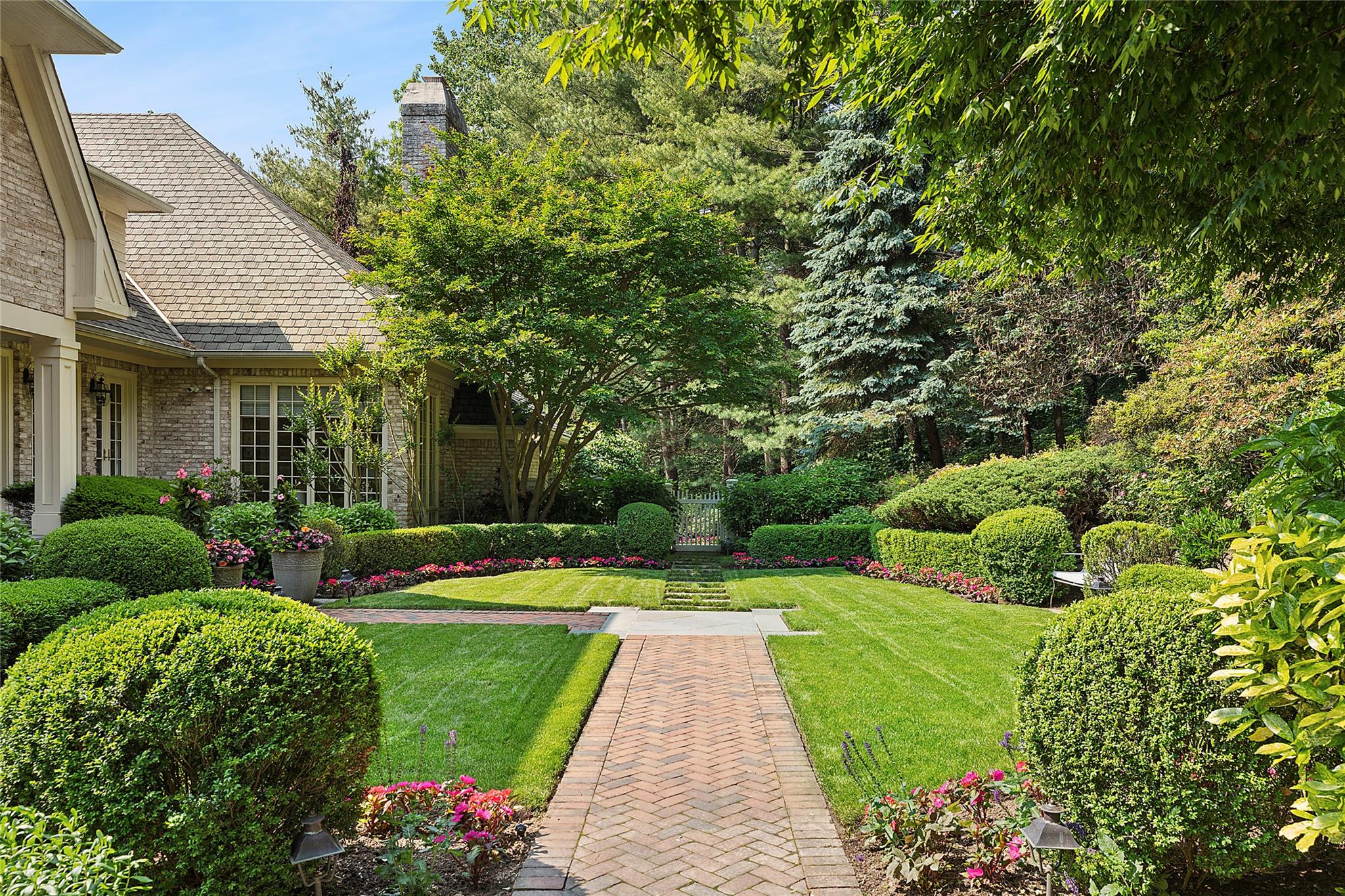 4 Pond Lane
