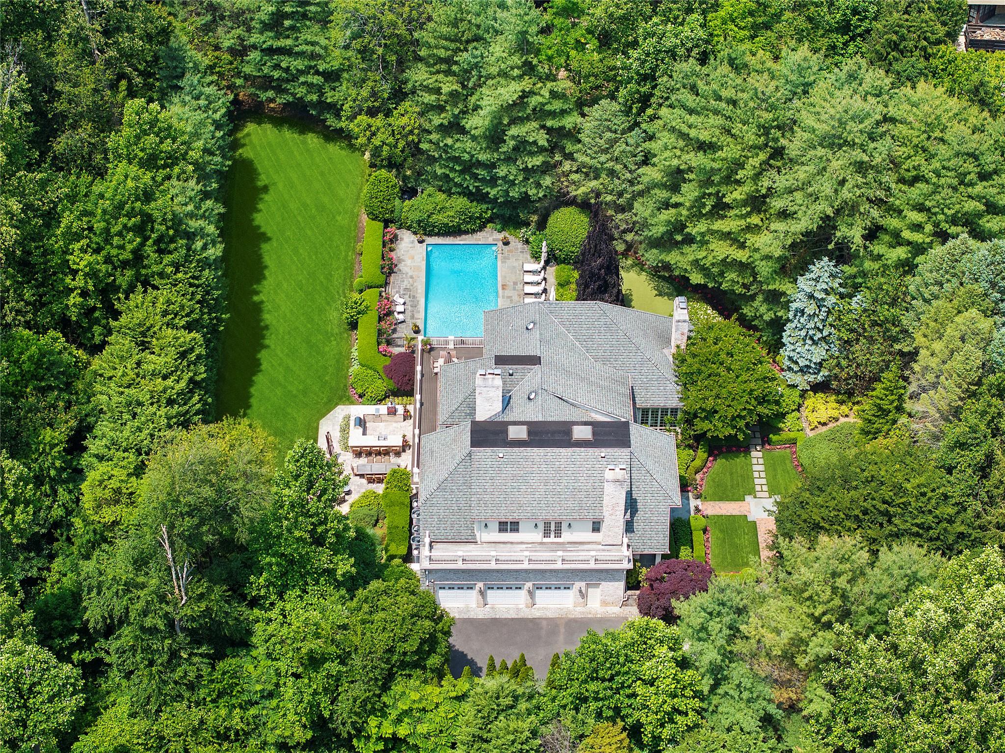 4 Pond Lane