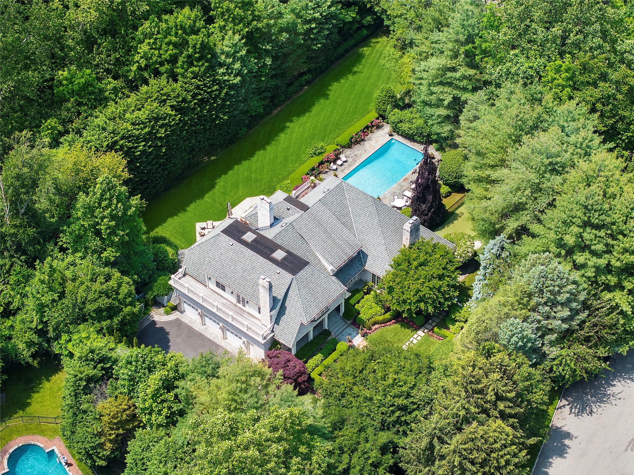 4 Pond Lane