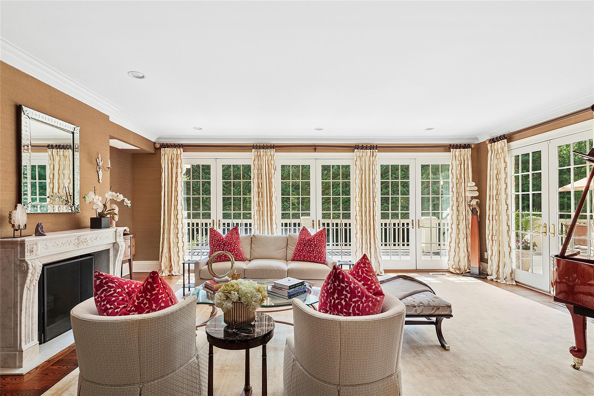 4 Pond Lane