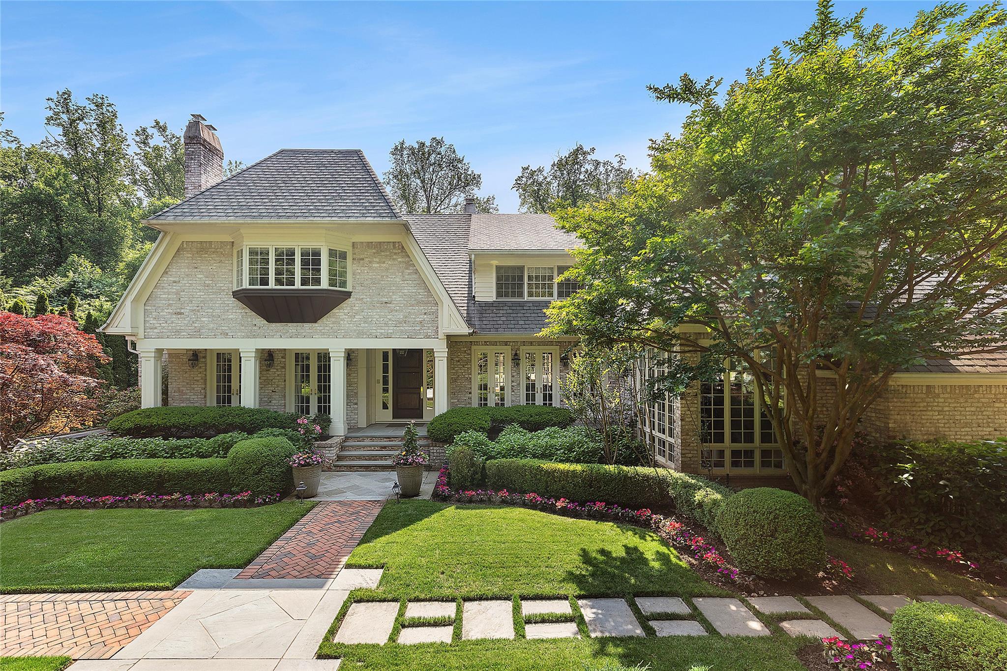 4 Pond Lane