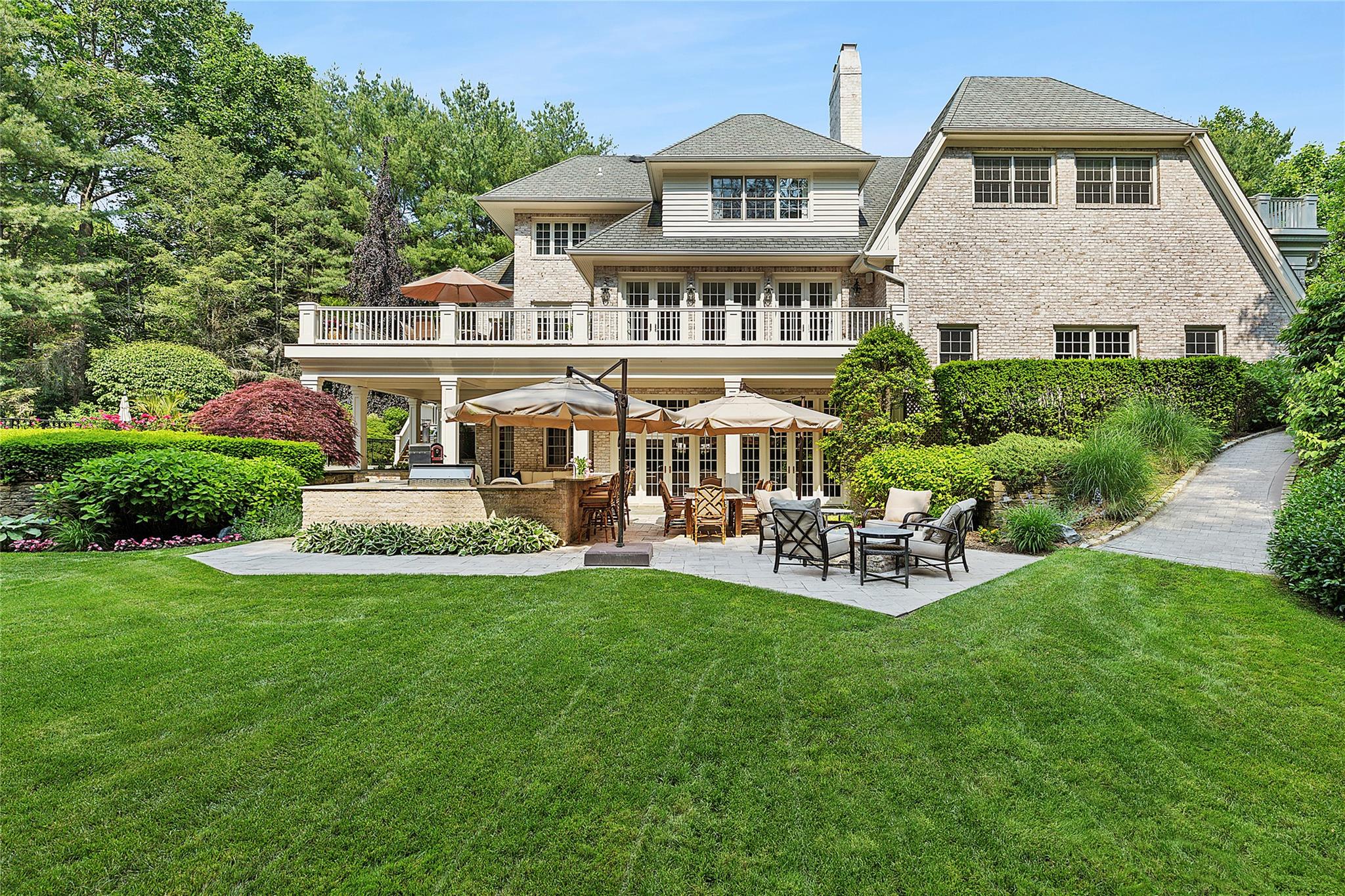 4 Pond Lane