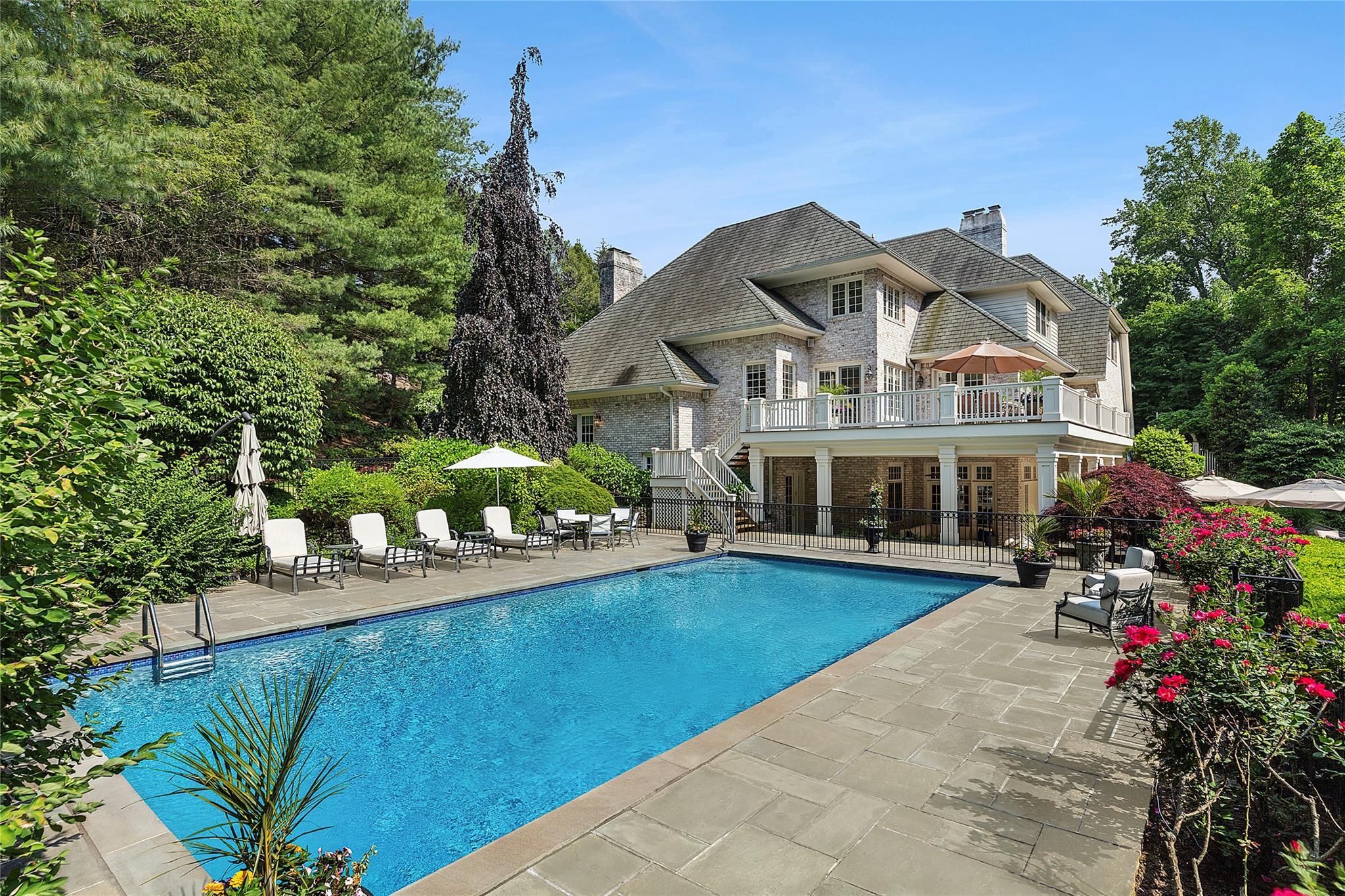 4 Pond Lane