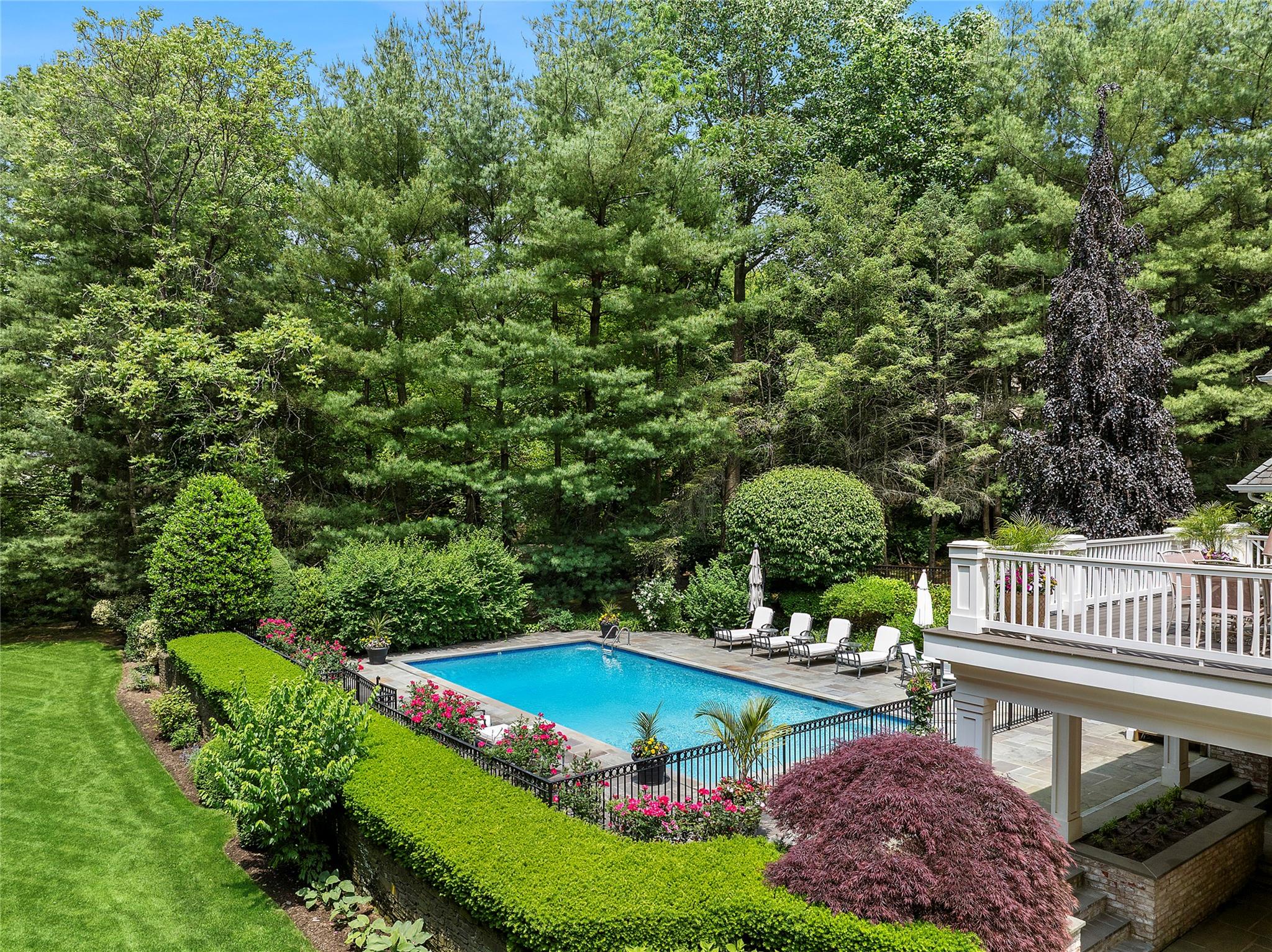 4 Pond Lane