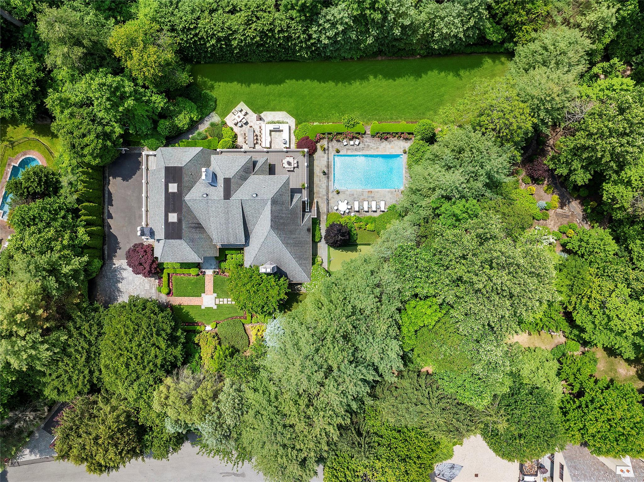 4 Pond Lane