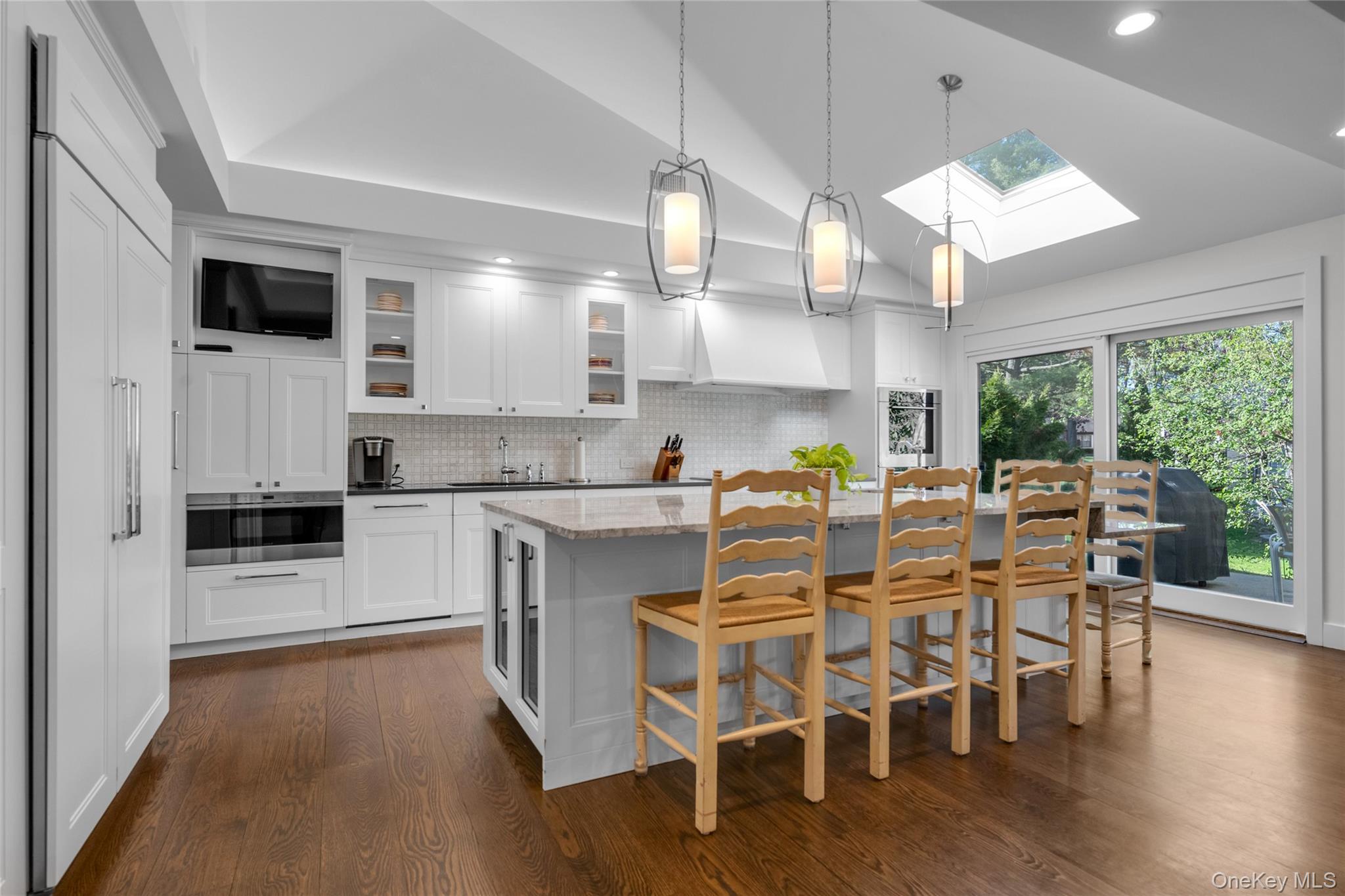 115 Eagles Crescent Unit: 115