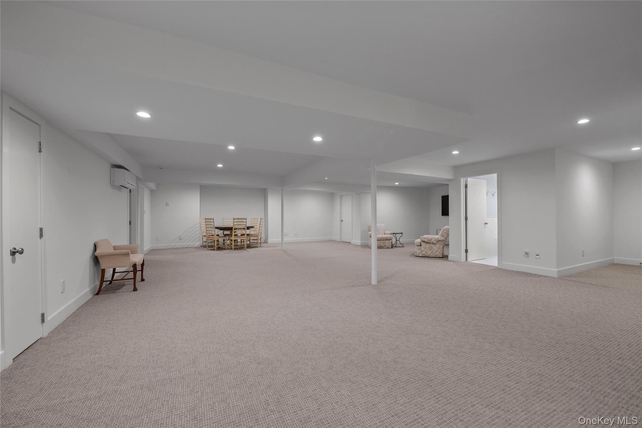 115 Eagles Crescent Unit: 115