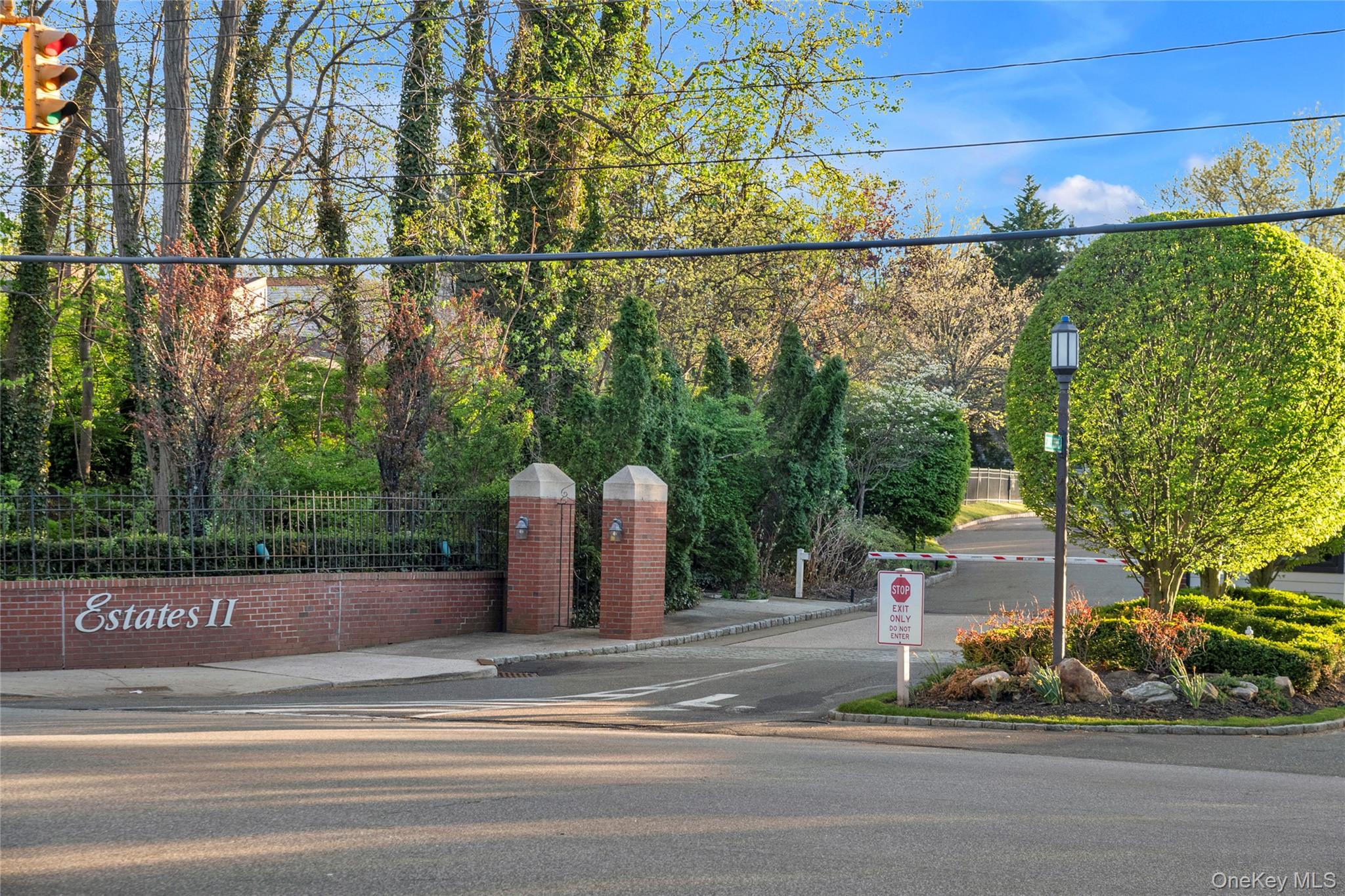 115 Eagles Crescent Unit: 115
