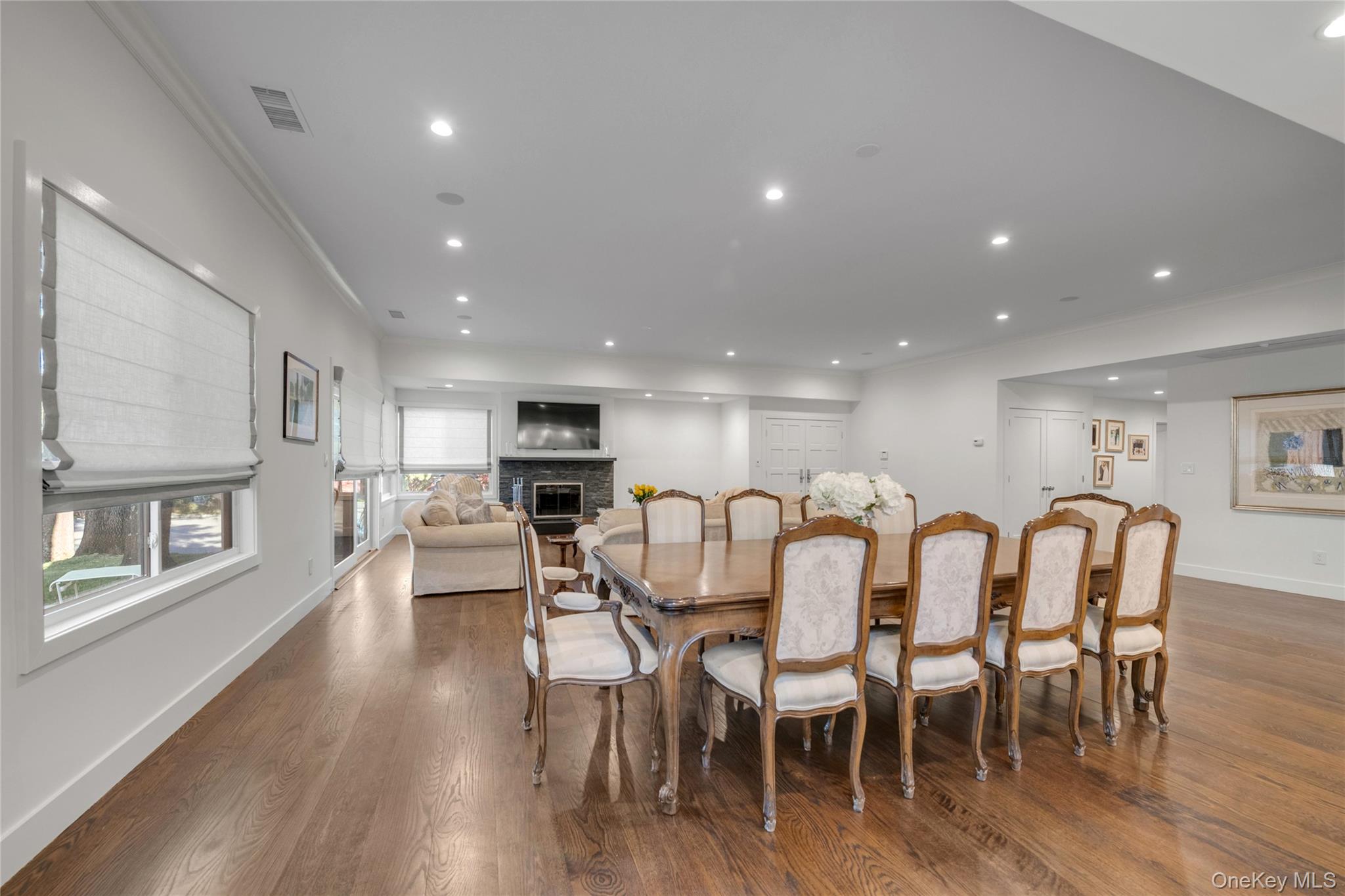 115 Eagles Crescent Unit: 115