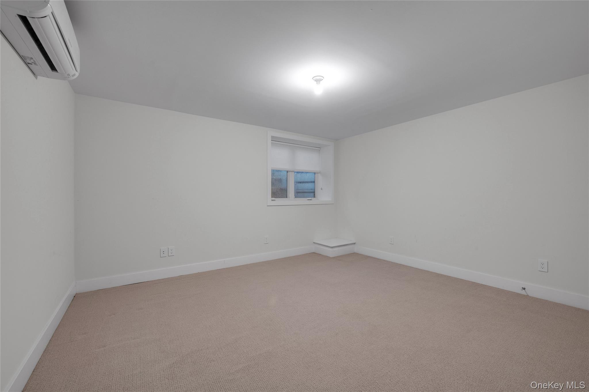 115 Eagles Crescent Unit: 115