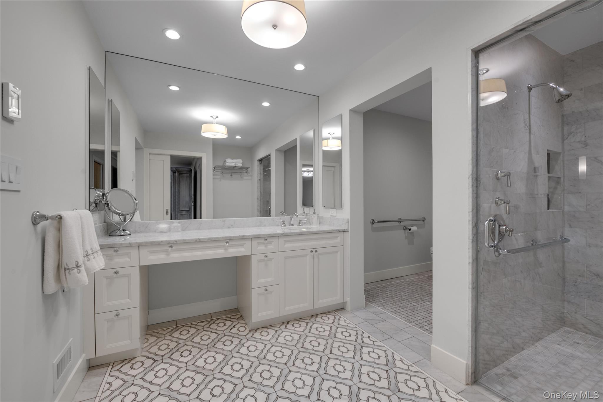 115 Eagles Crescent Unit: 115