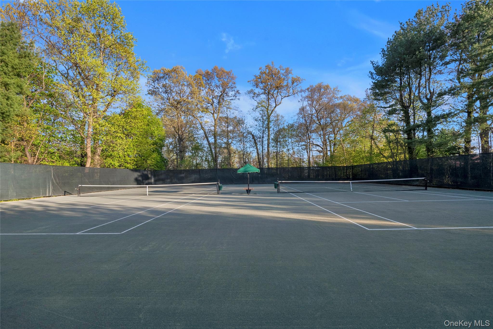 115 Eagles Crescent Unit: 115