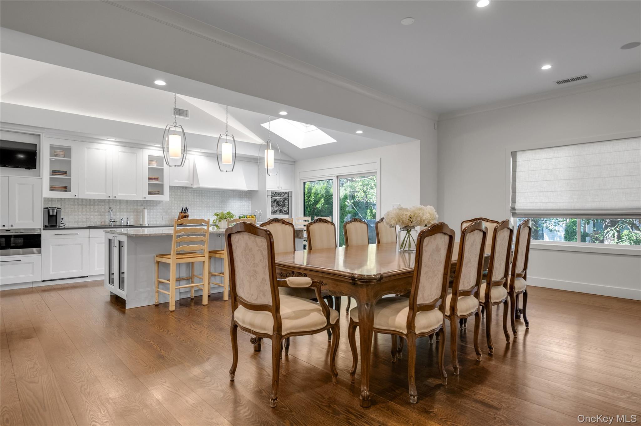 115 Eagles Crescent Unit: 115