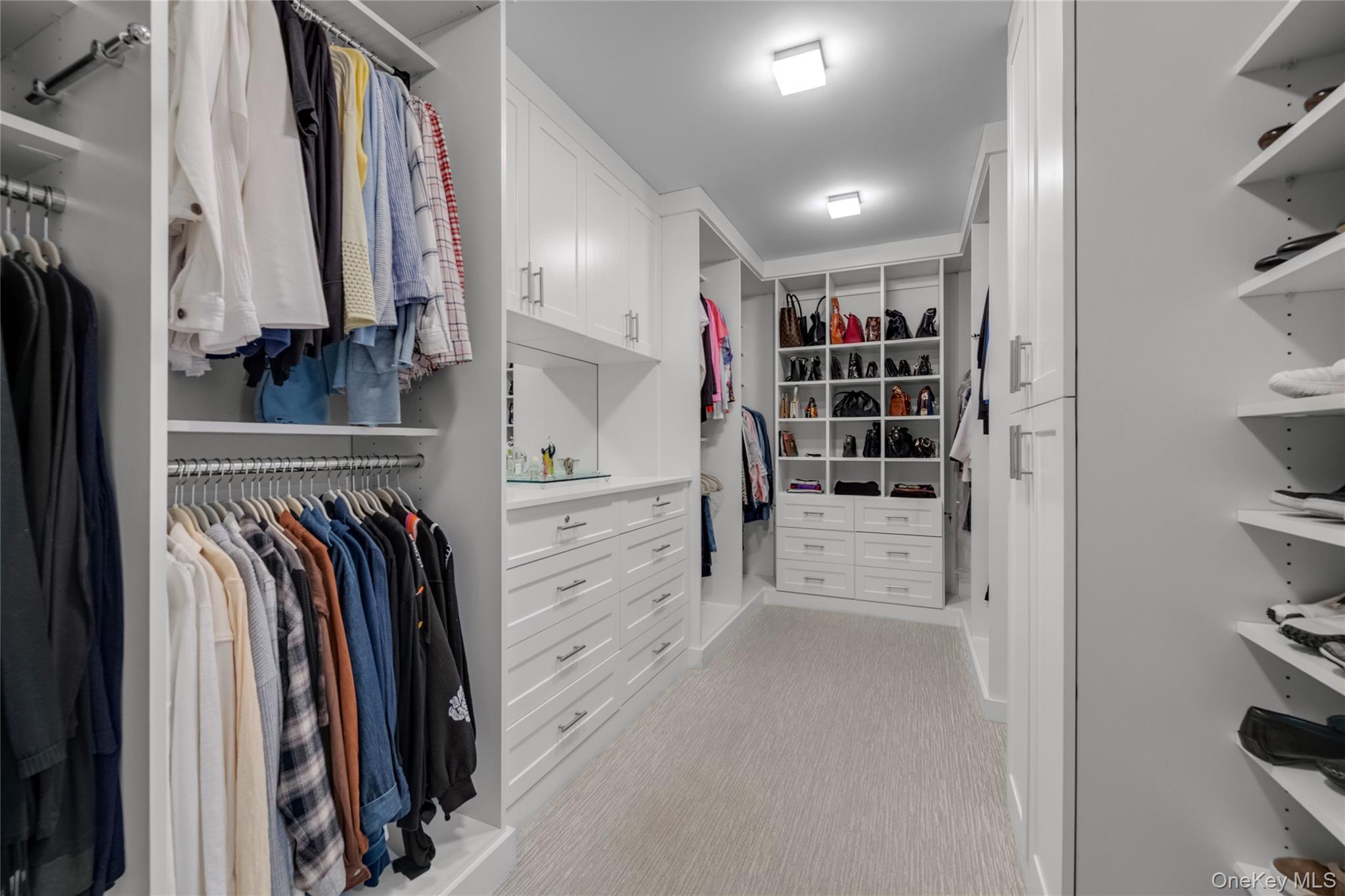 115 Eagles Crescent Unit: 115