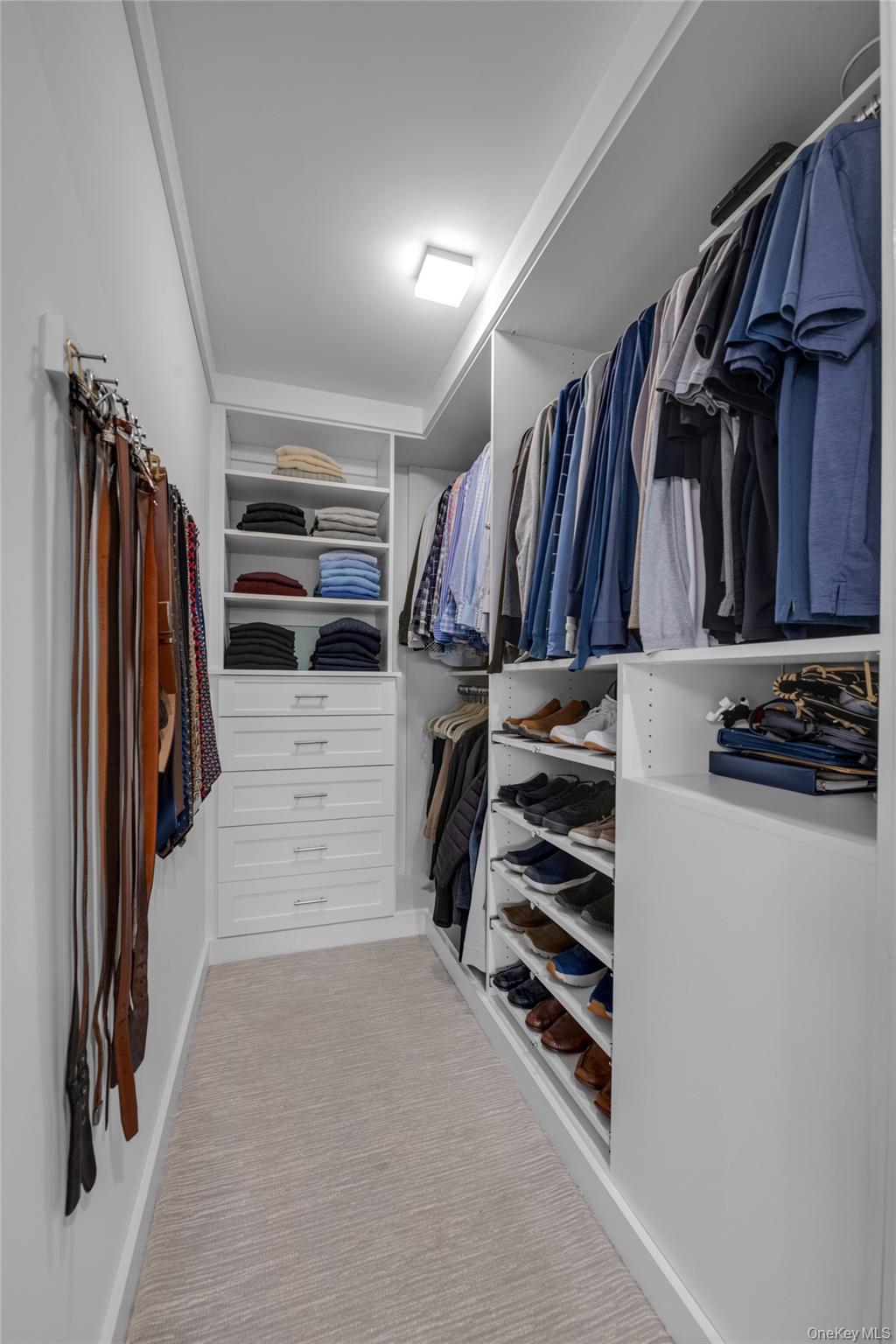 115 Eagles Crescent Unit: 115