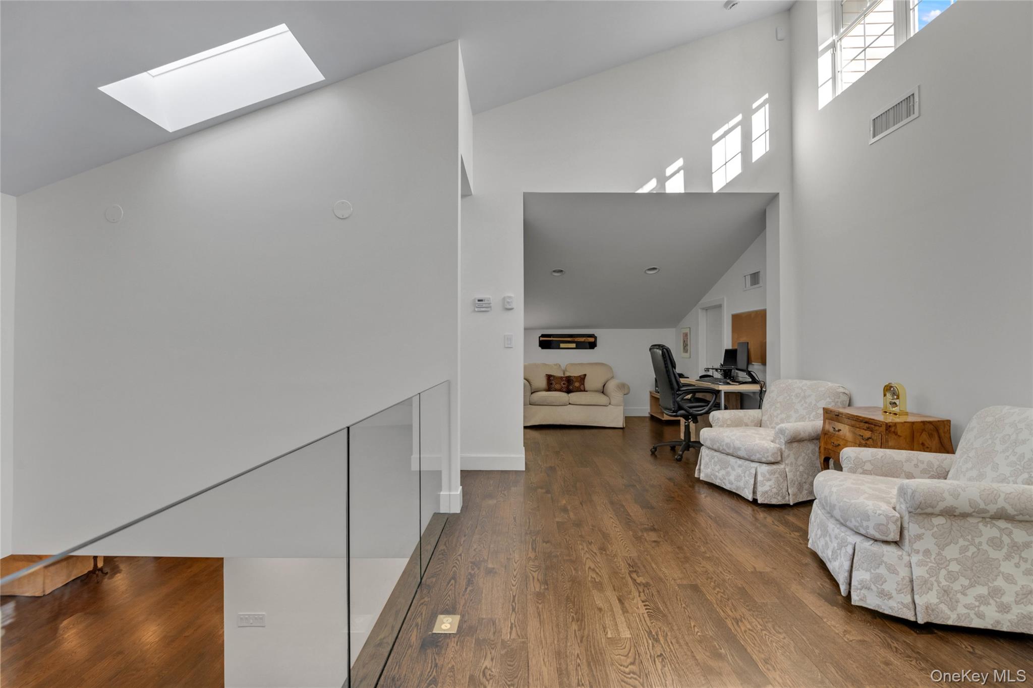 115 Eagles Crescent Unit: 115