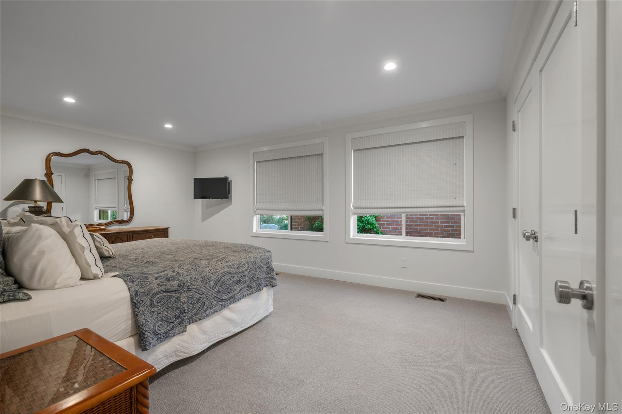 115 Eagles Crescent Unit: 115