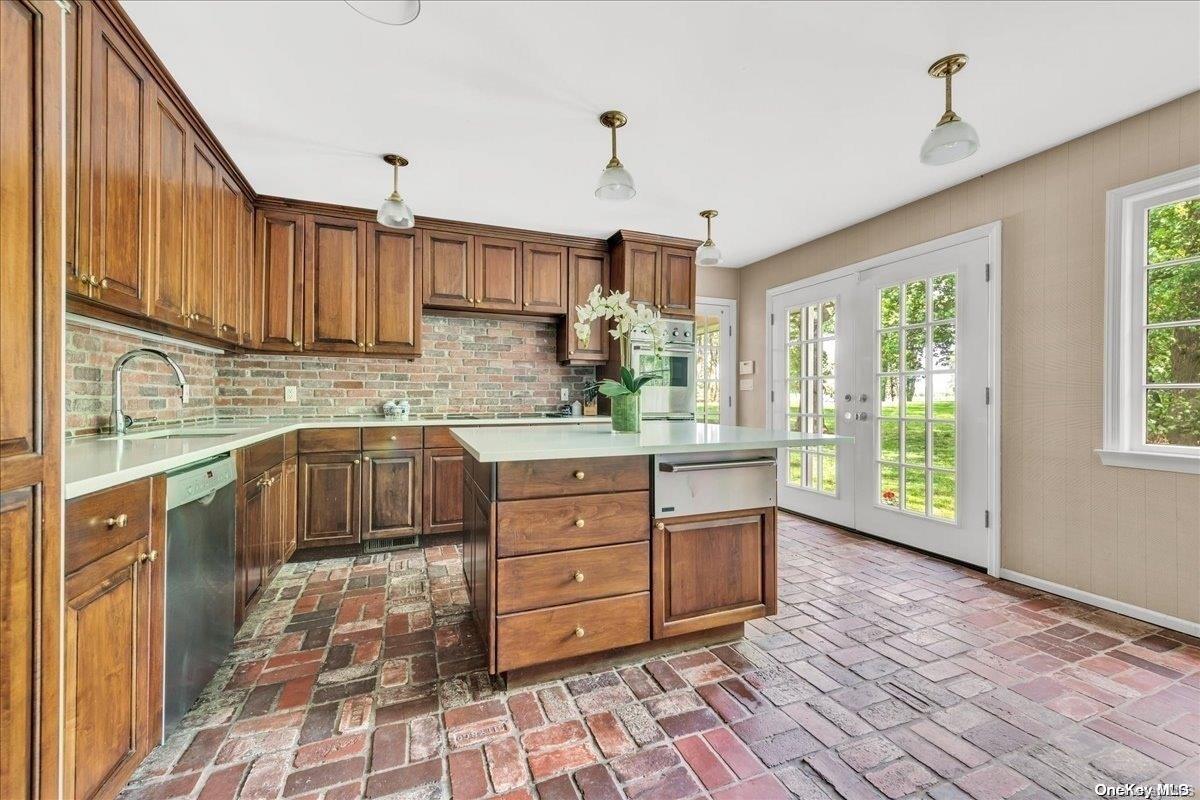 7 Tudor Lane