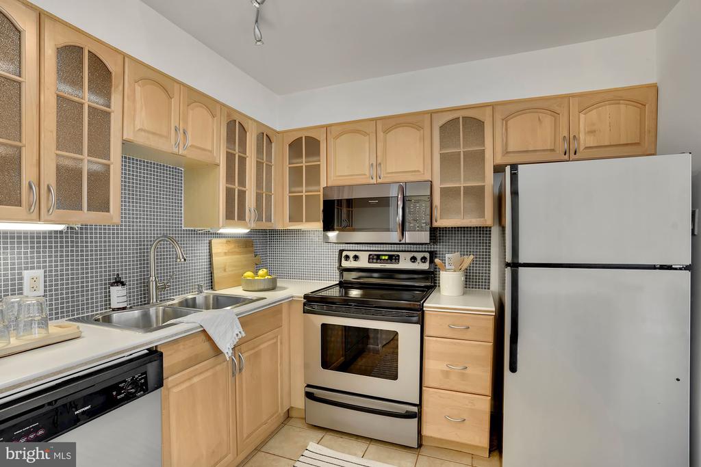 1140 23RD ST NW #404