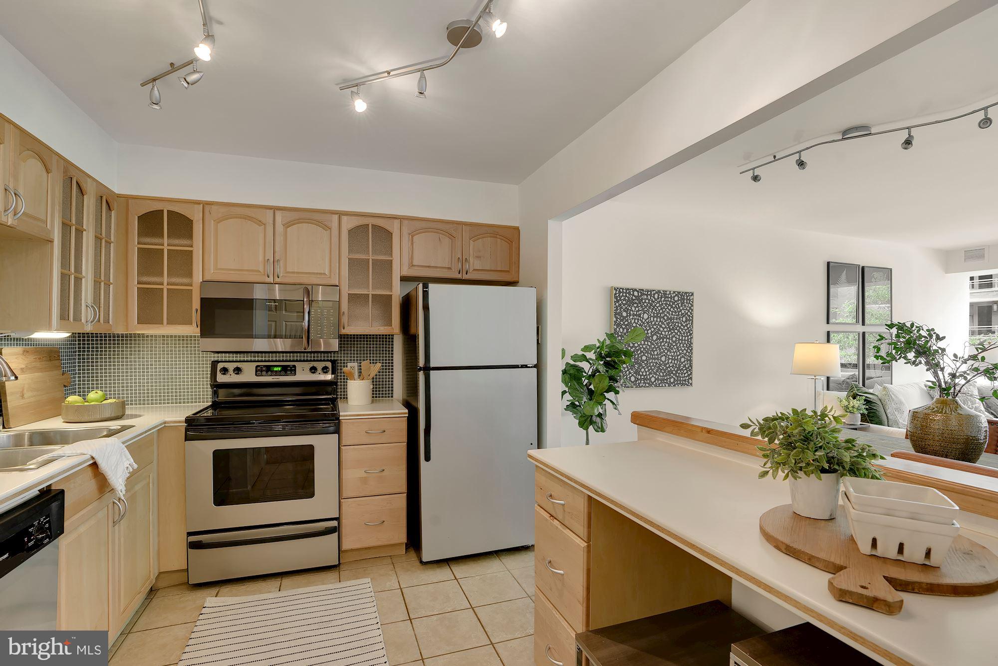 1140 23RD ST NW #404