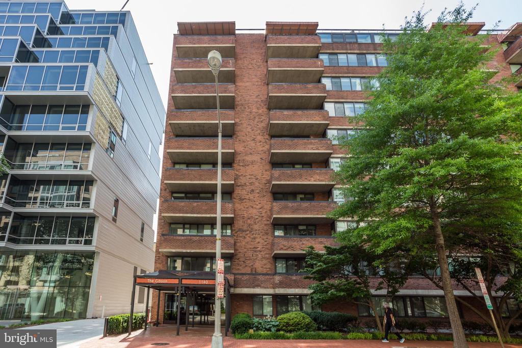 1140 23RD ST NW #404