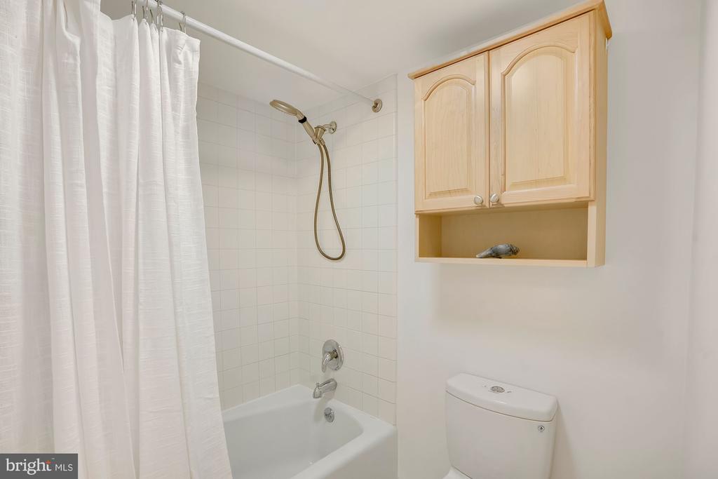 1140 23RD ST NW #404