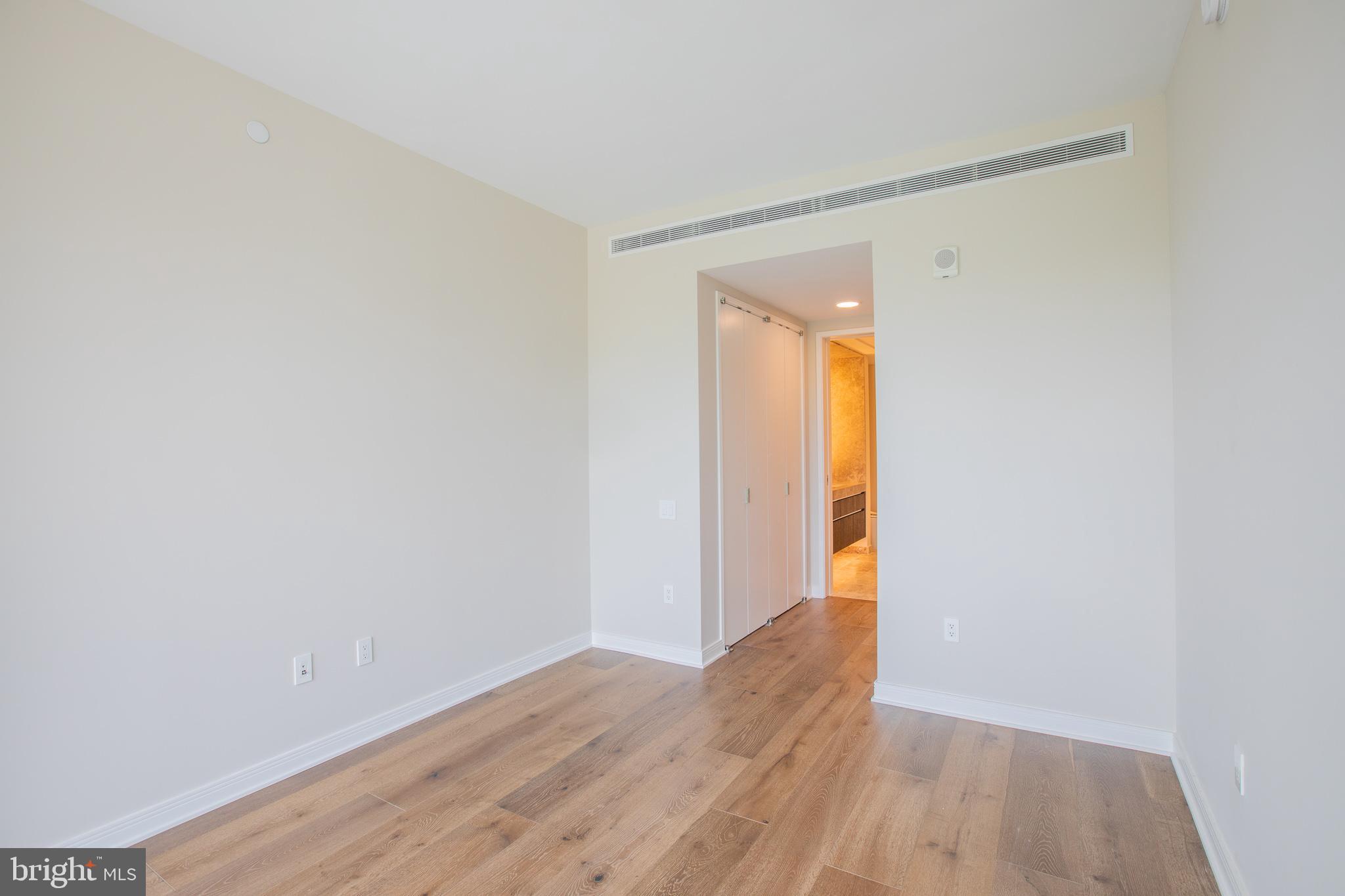 601 WHARF ST SW #204