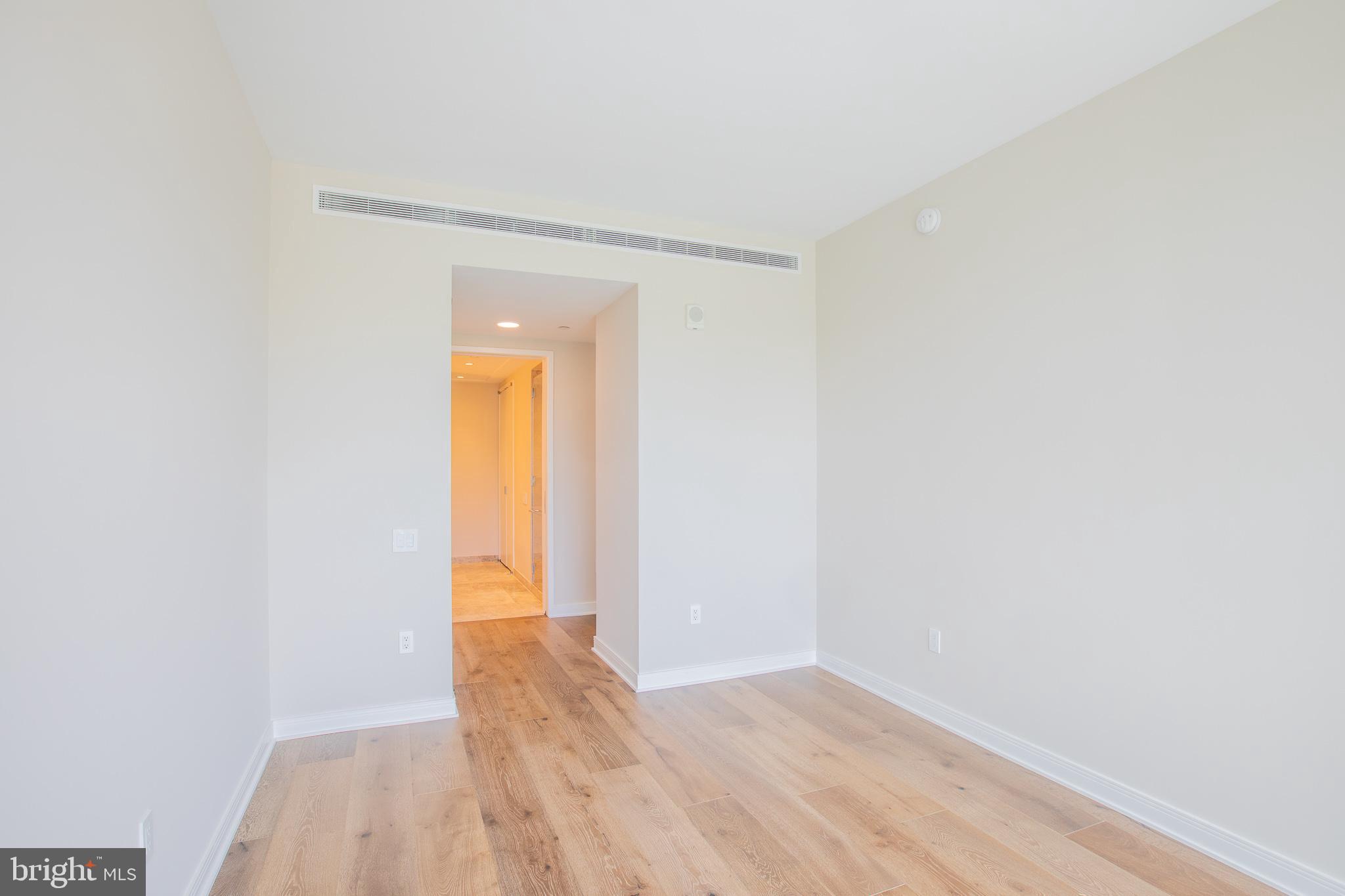 601 WHARF ST SW #204