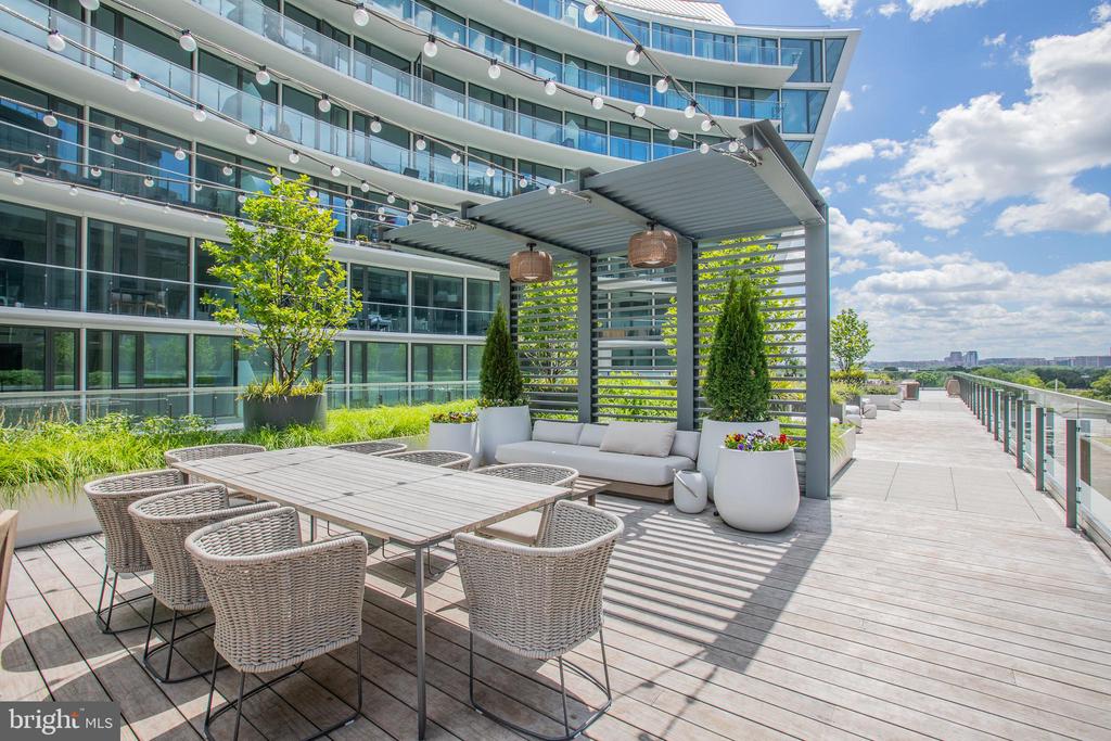 601 WHARF ST SW #204