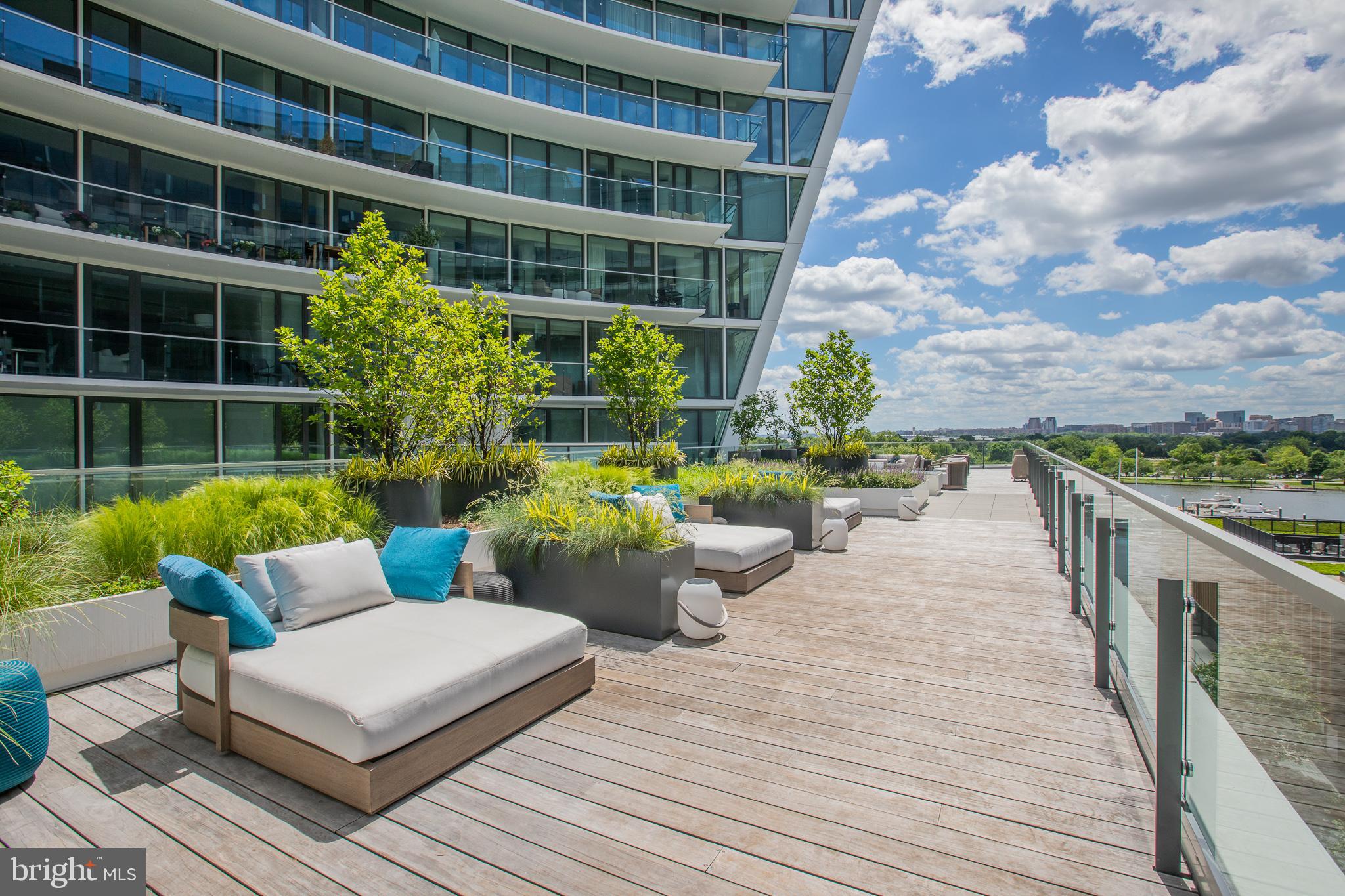 601 WHARF ST SW #204