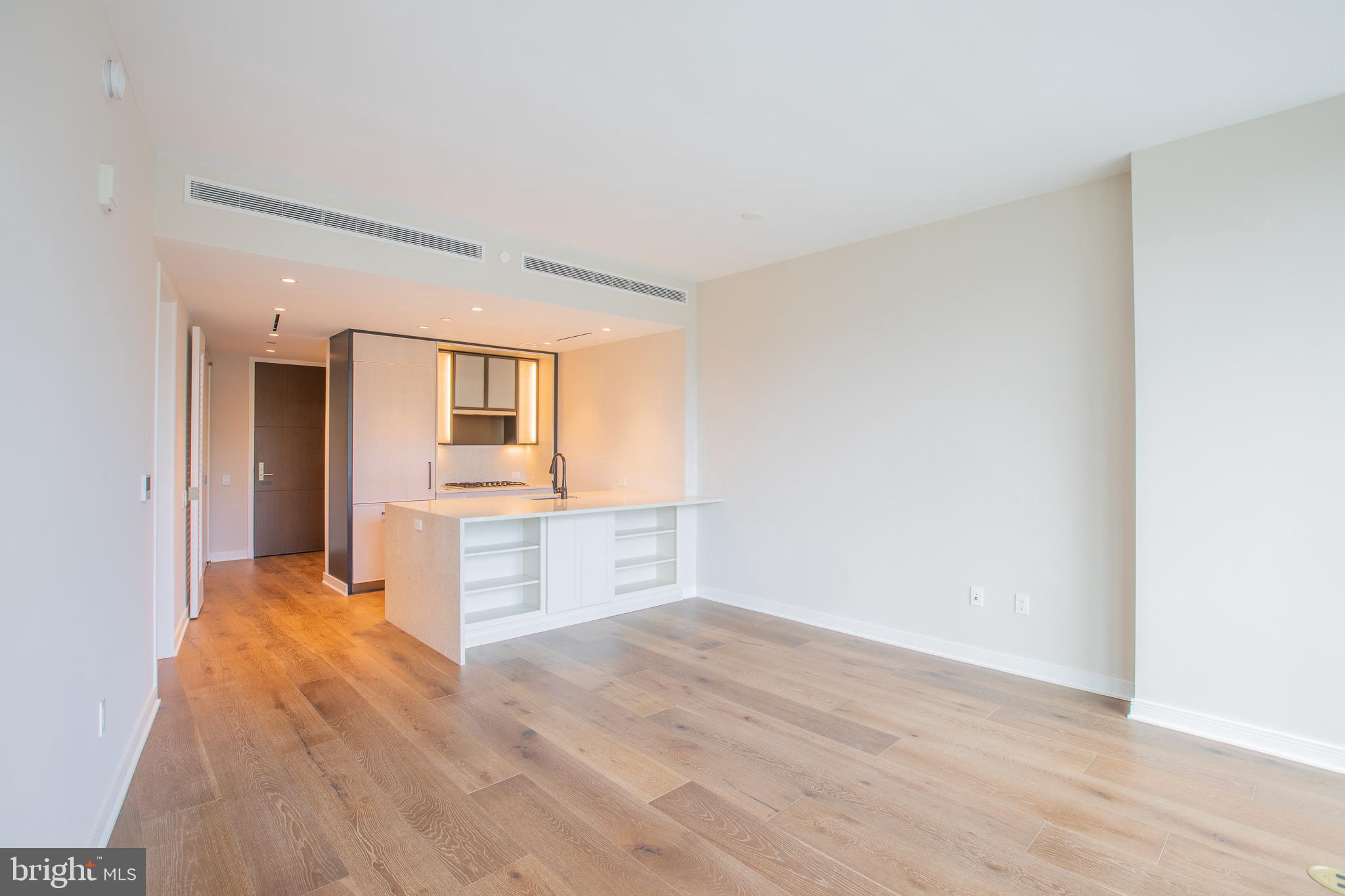 601 WHARF ST SW #204