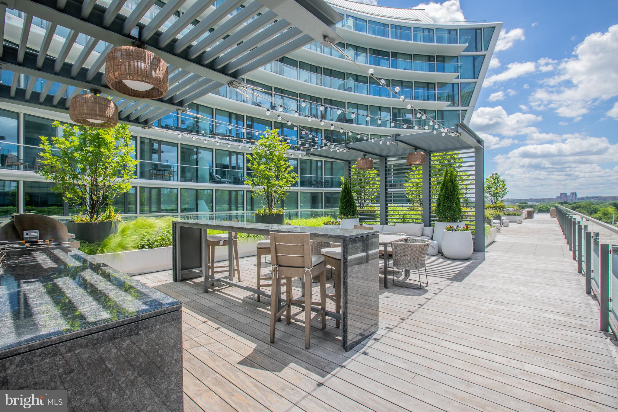 601 WHARF ST SW #204