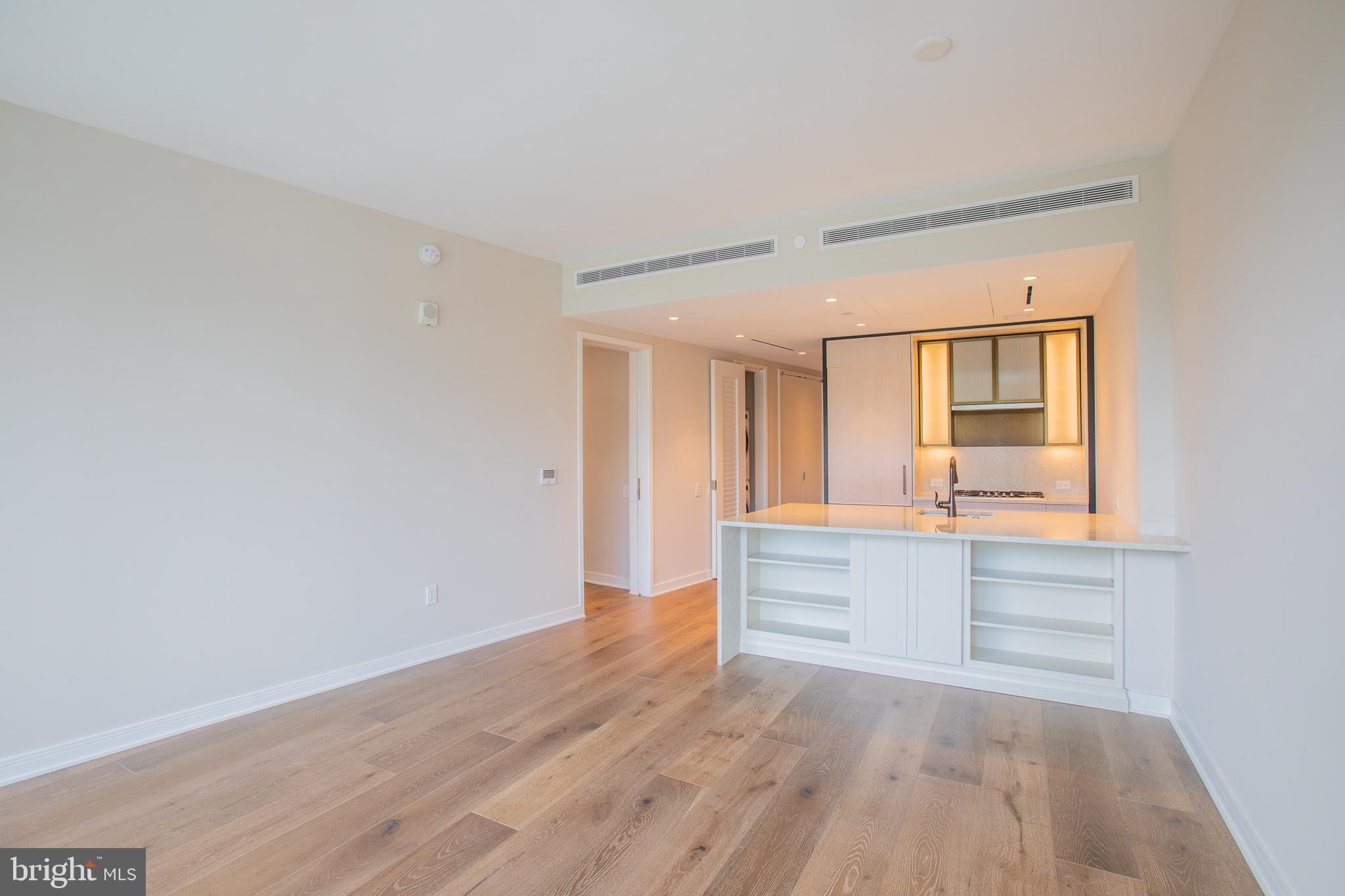 601 WHARF ST SW #204