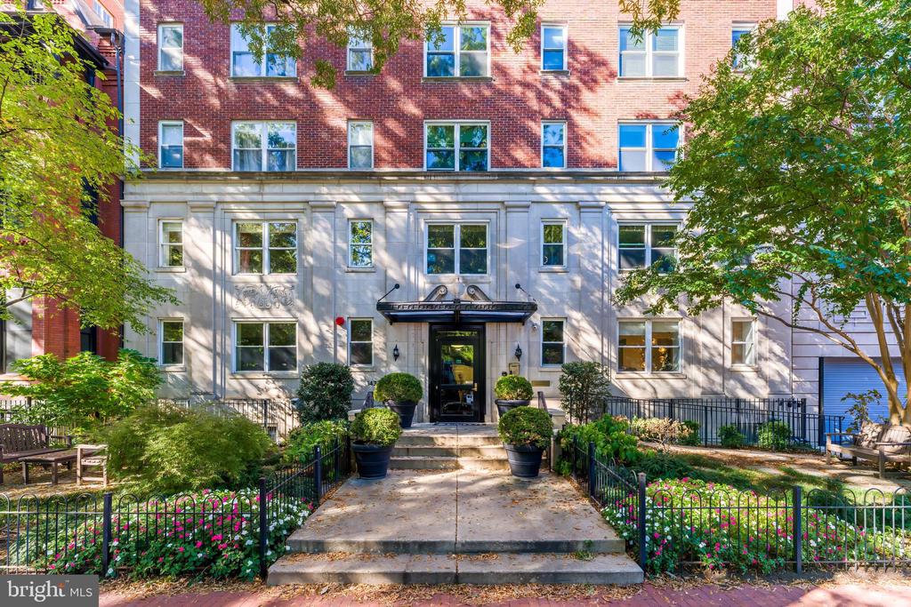 1437 RHODE ISLAND AVENUE NW Unit: 102