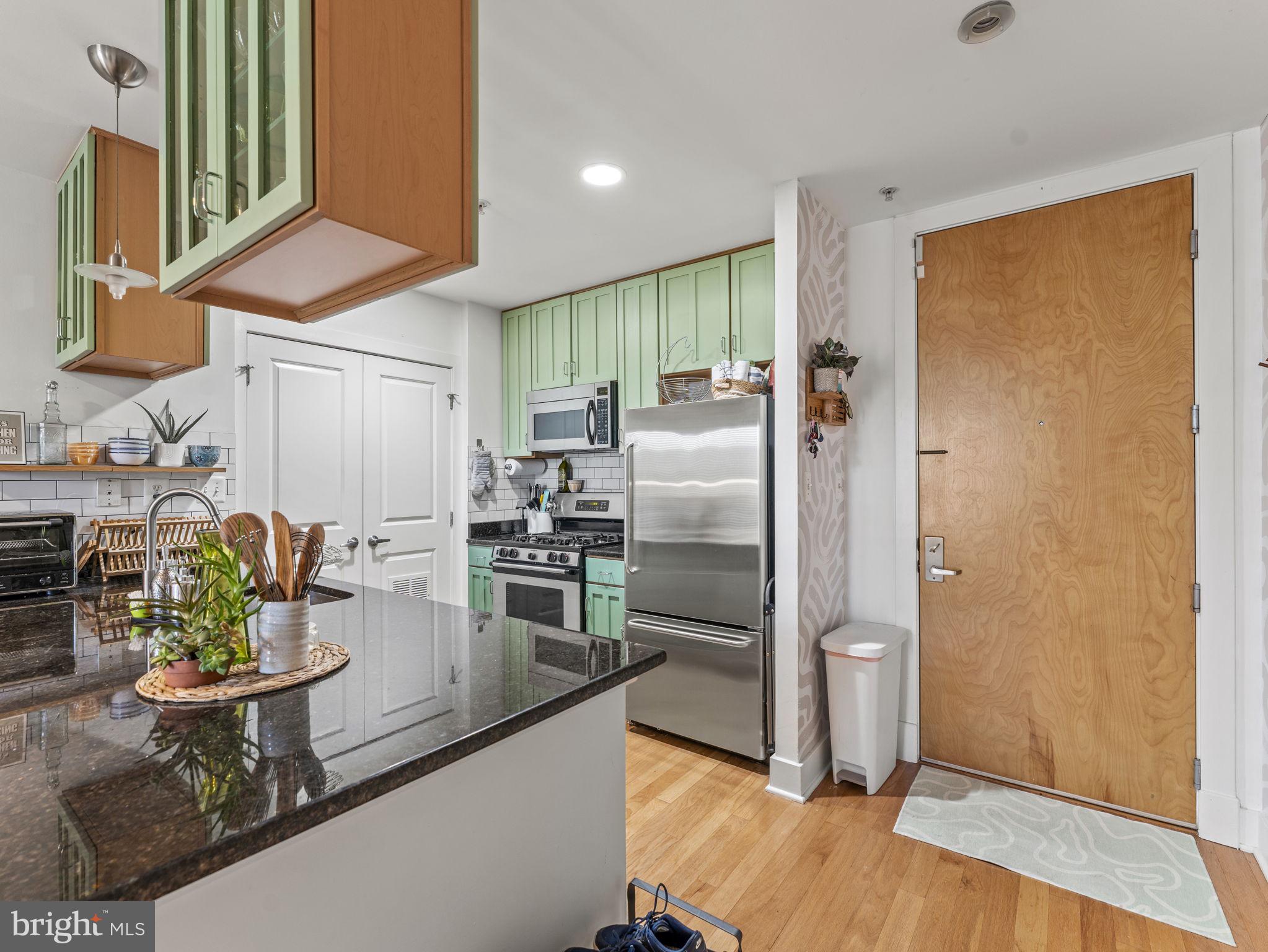 1200 N Hartford St #109