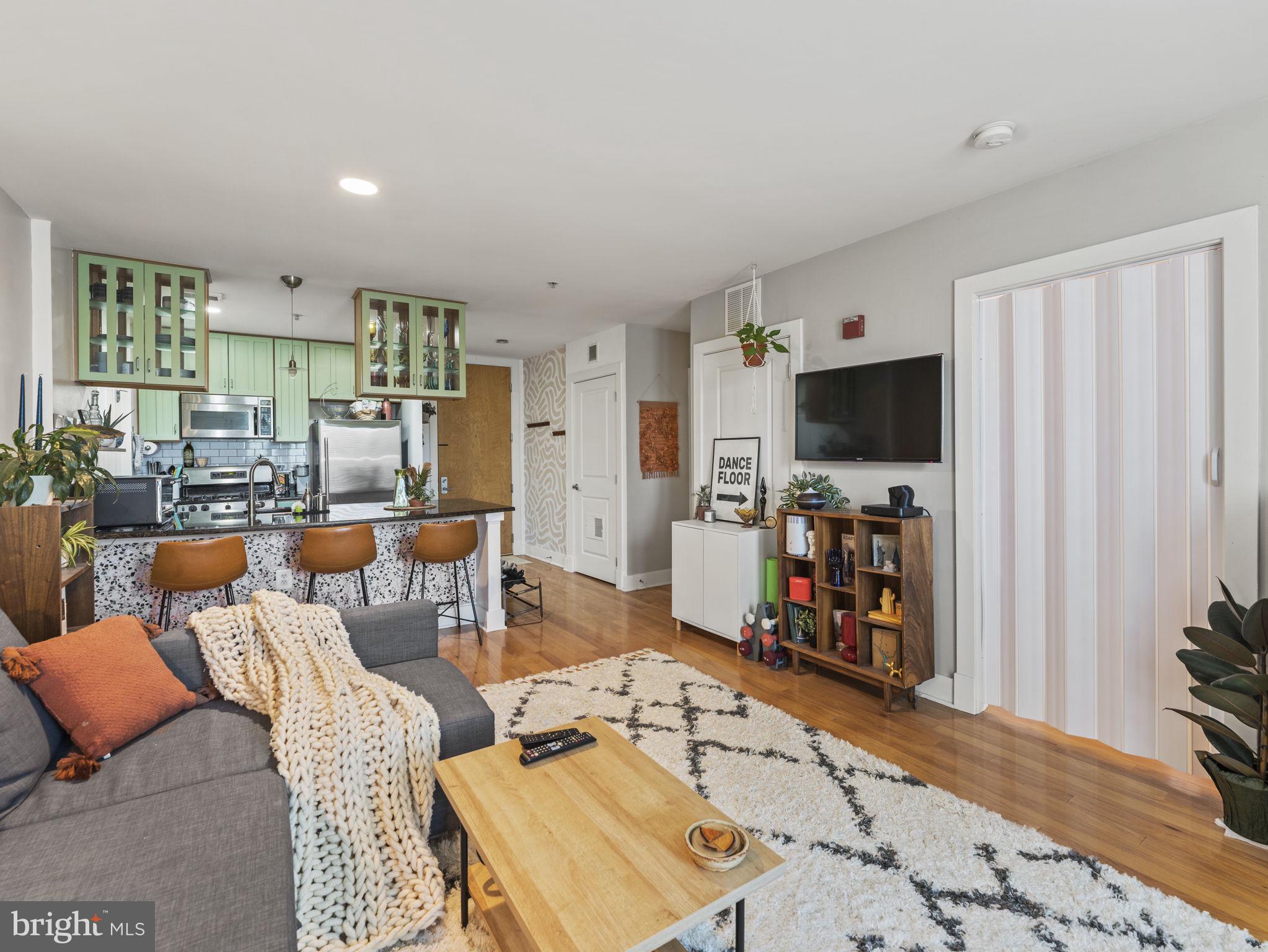 1200 N Hartford St #109