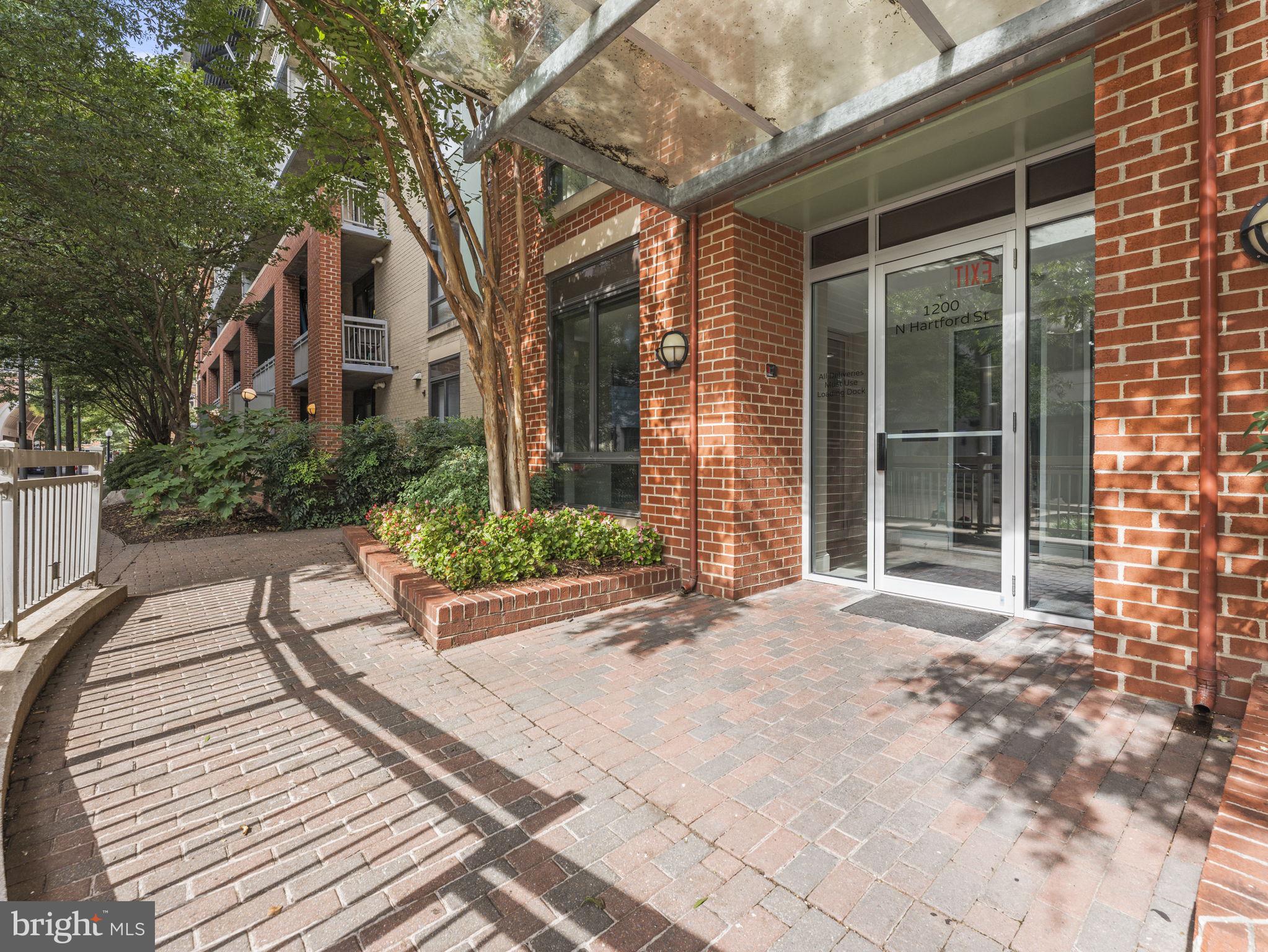 1200 N Hartford St #109