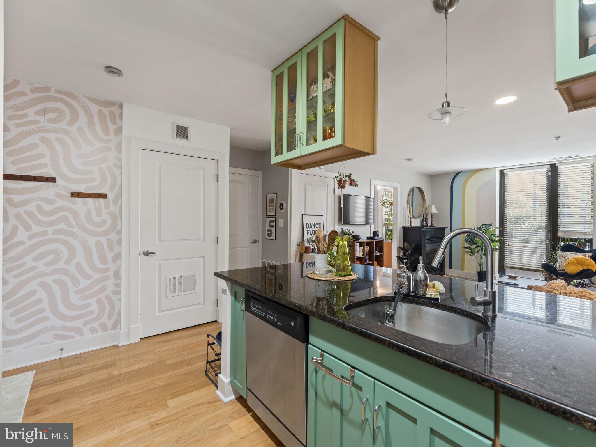 1200 N Hartford St #109