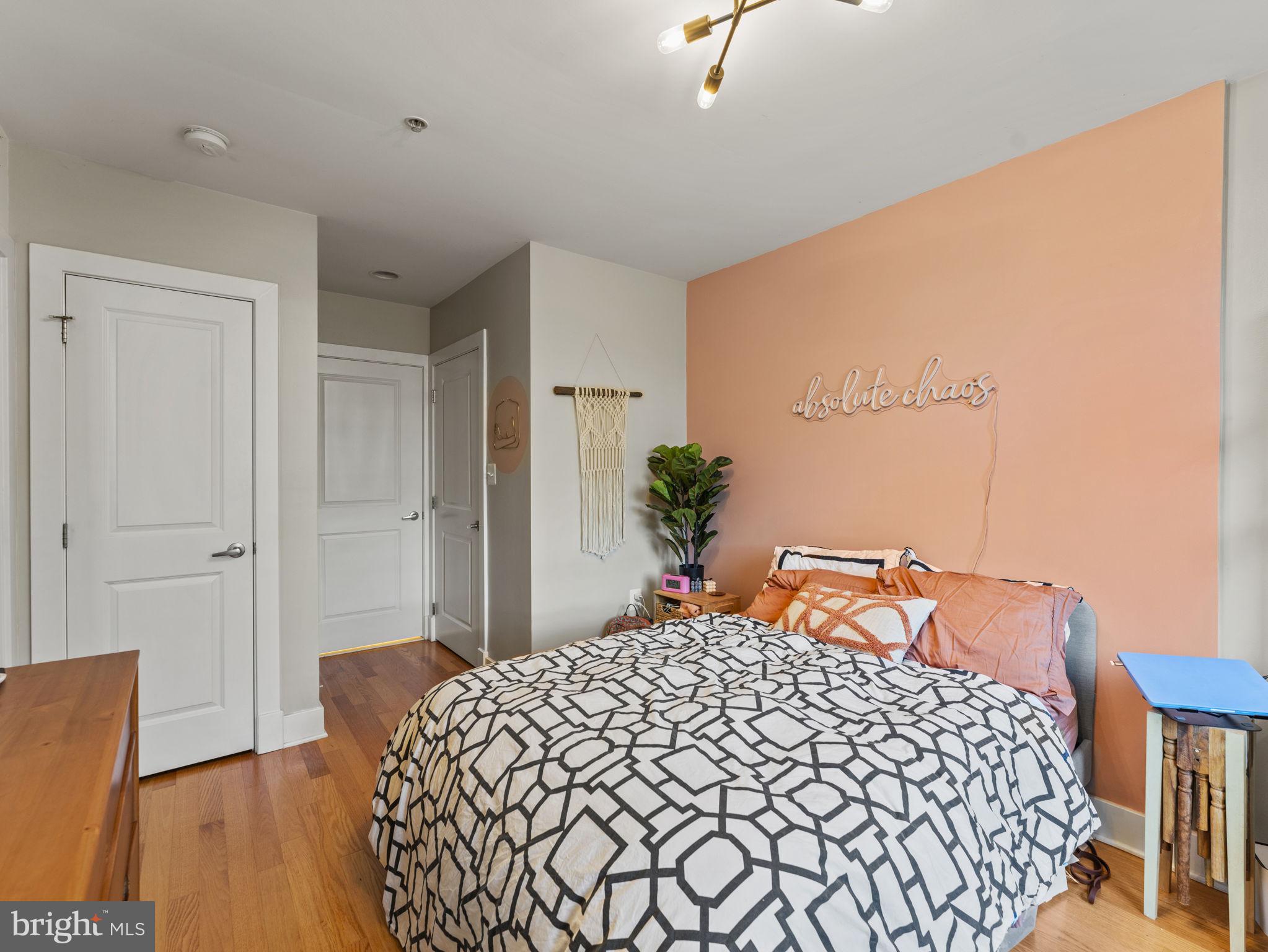 1200 N Hartford St #109