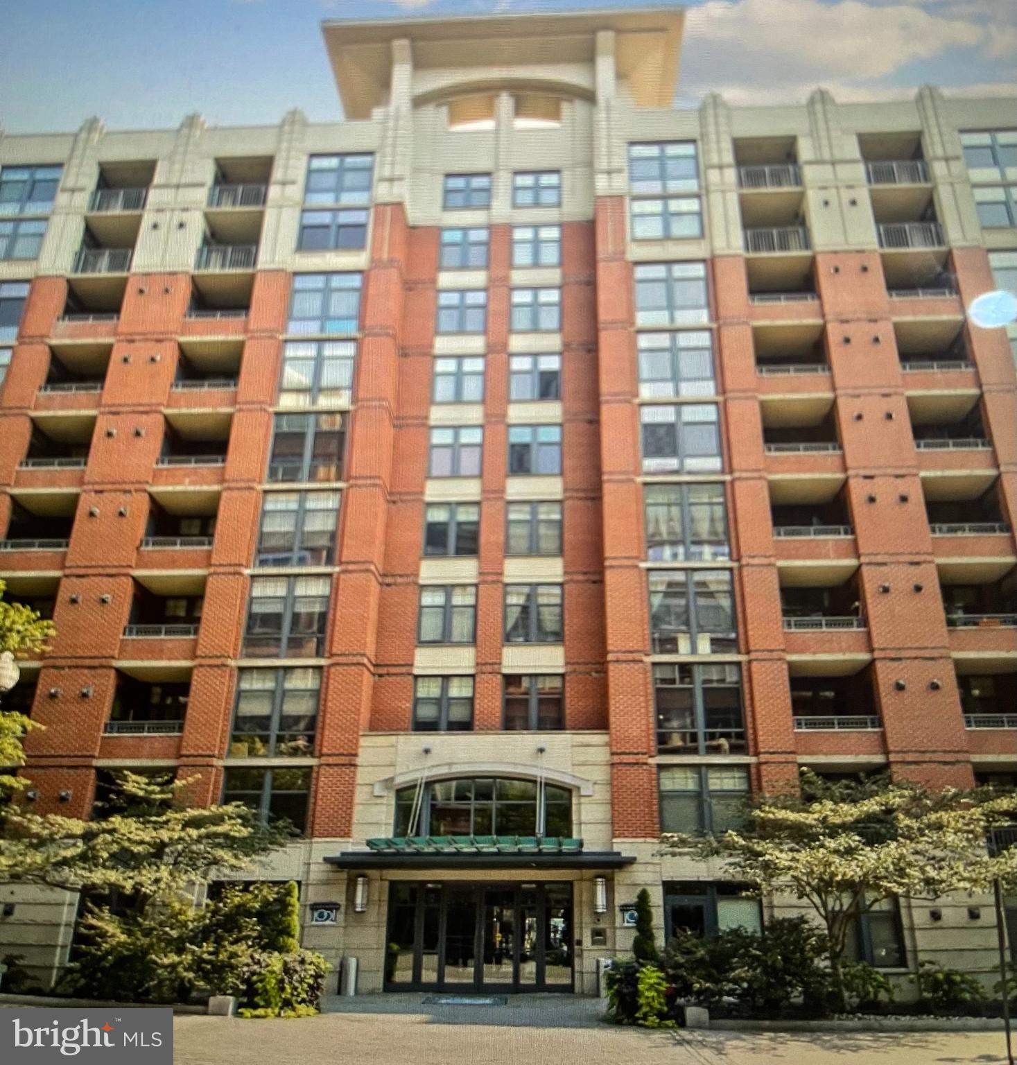 1021 N Garfield St #543