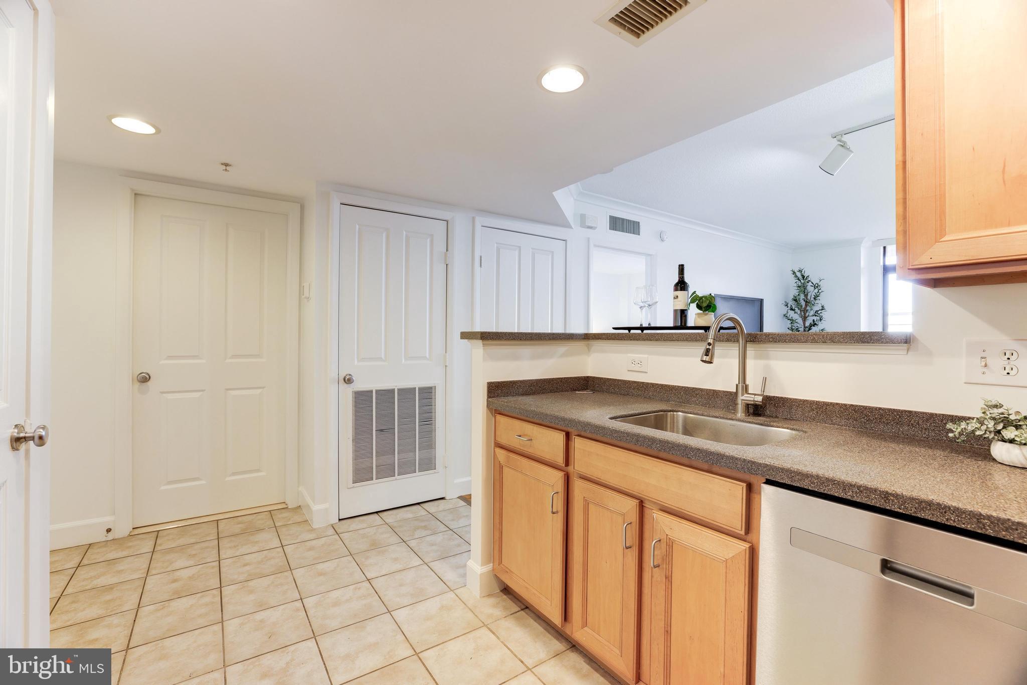 1205 N Garfield St #510