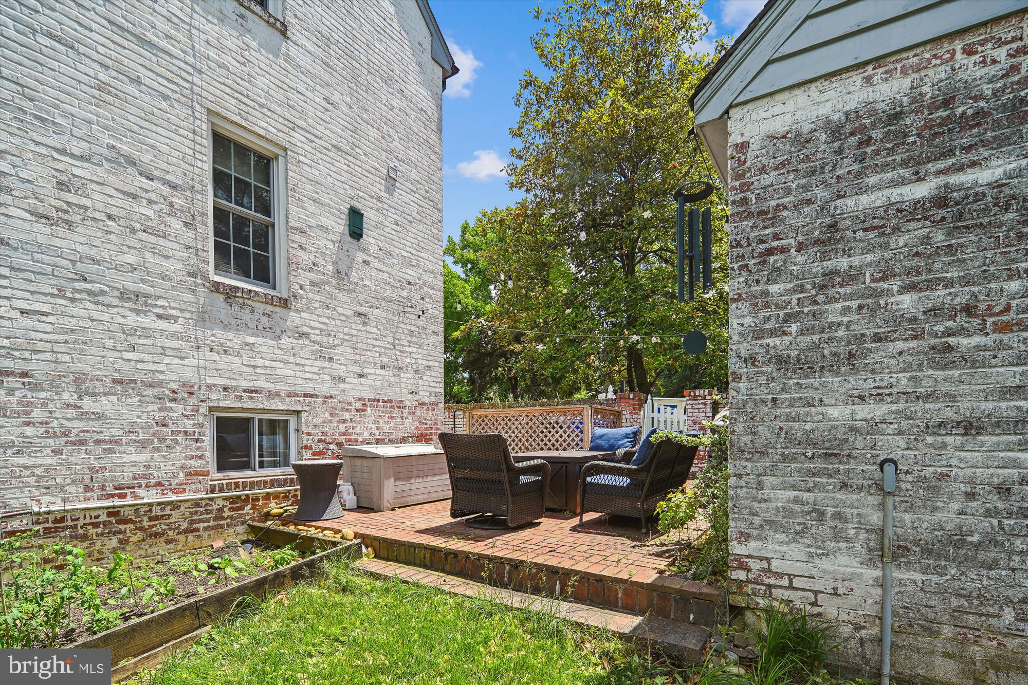 1802 N WAKEFIELD STREET