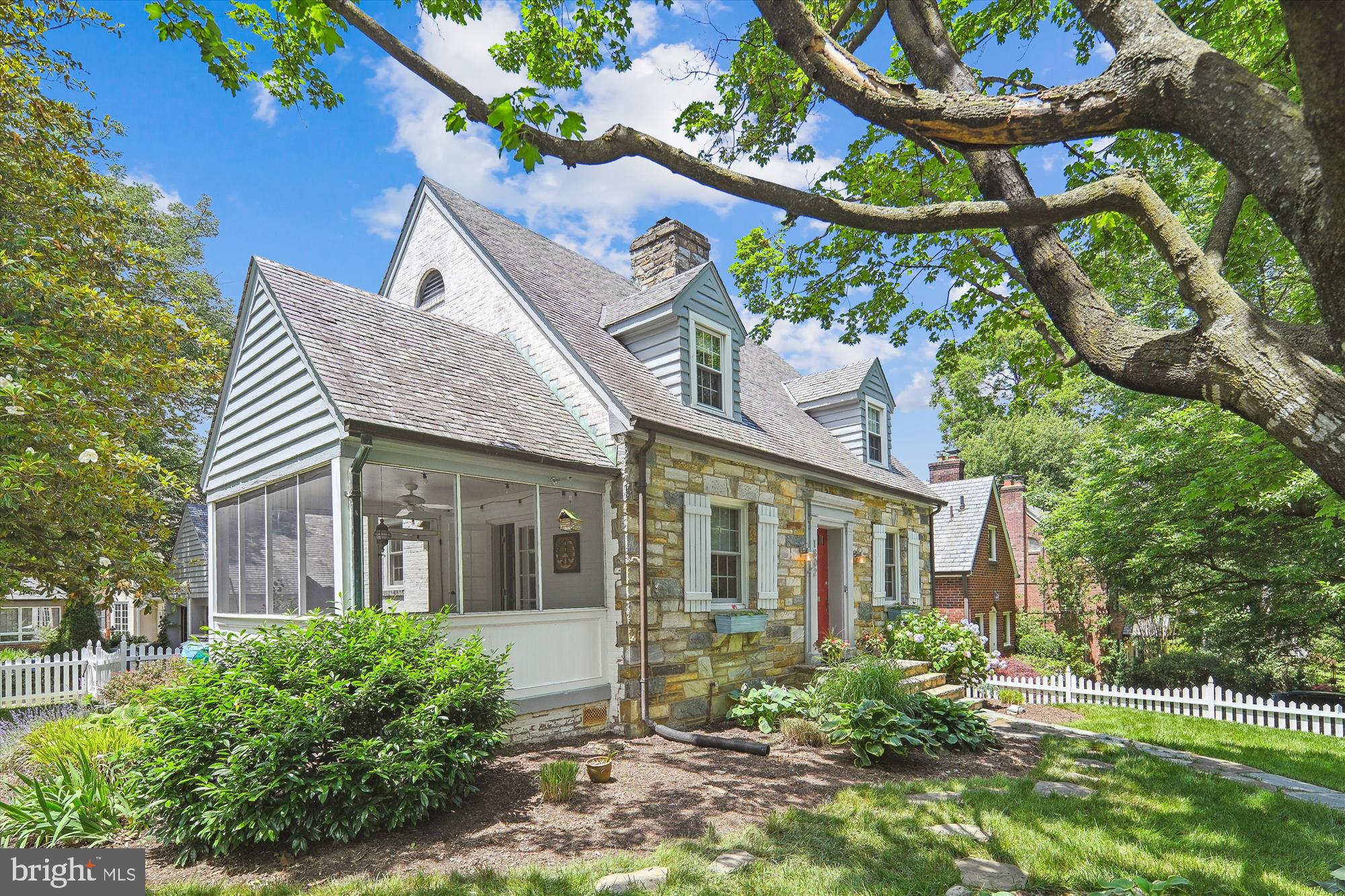 1802 N WAKEFIELD STREET