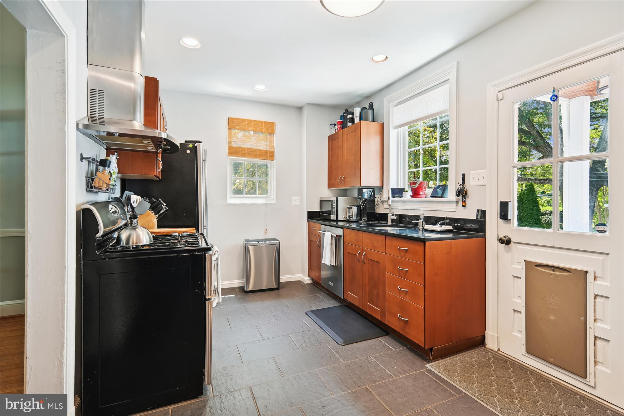 1802 N WAKEFIELD STREET