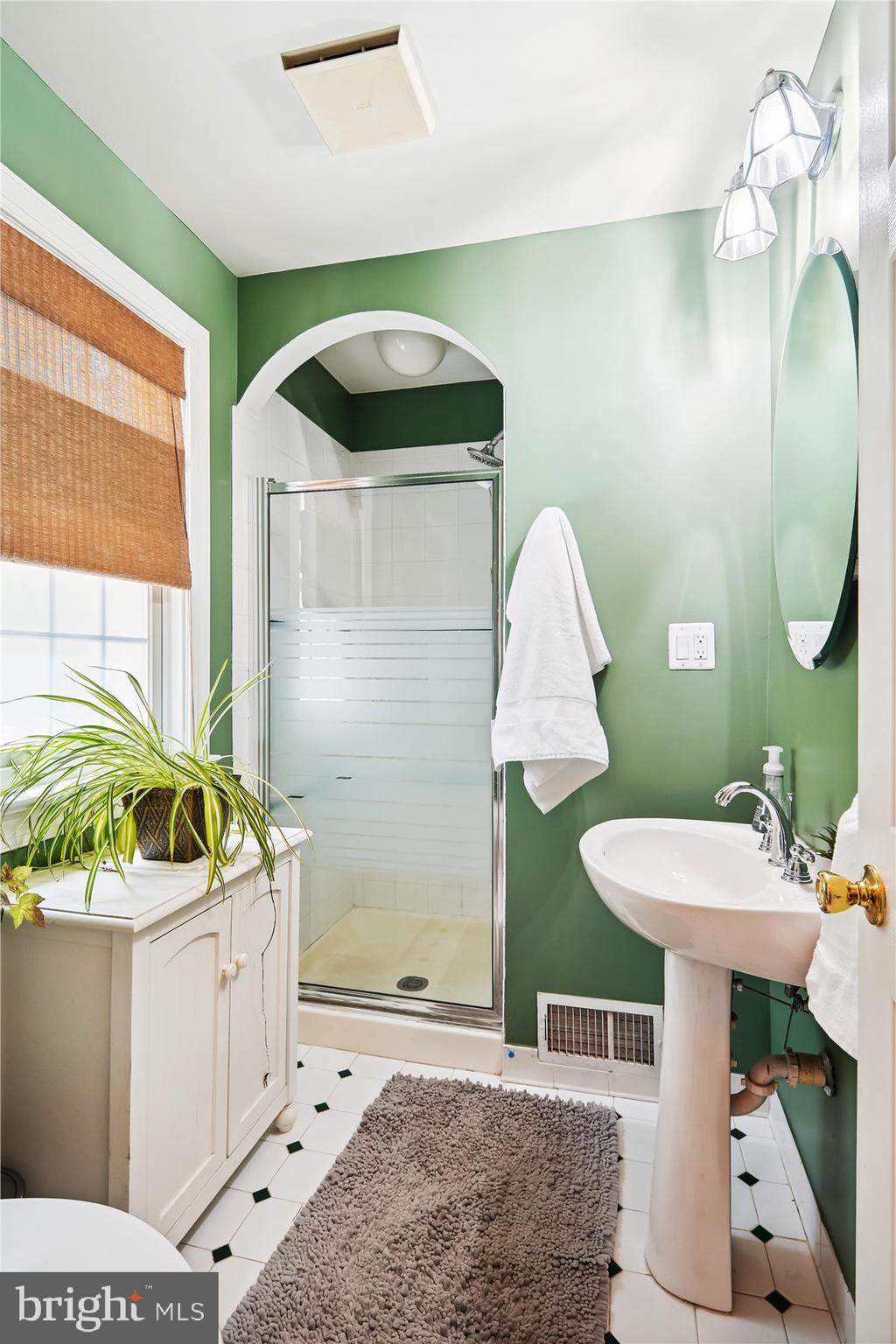 1802 N WAKEFIELD STREET