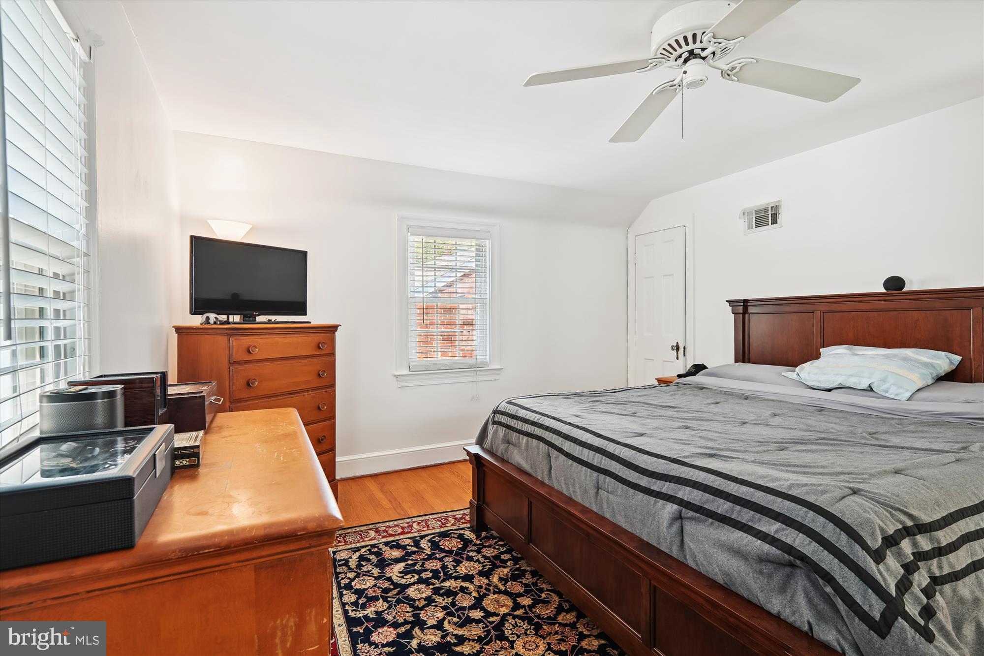 1802 N WAKEFIELD STREET