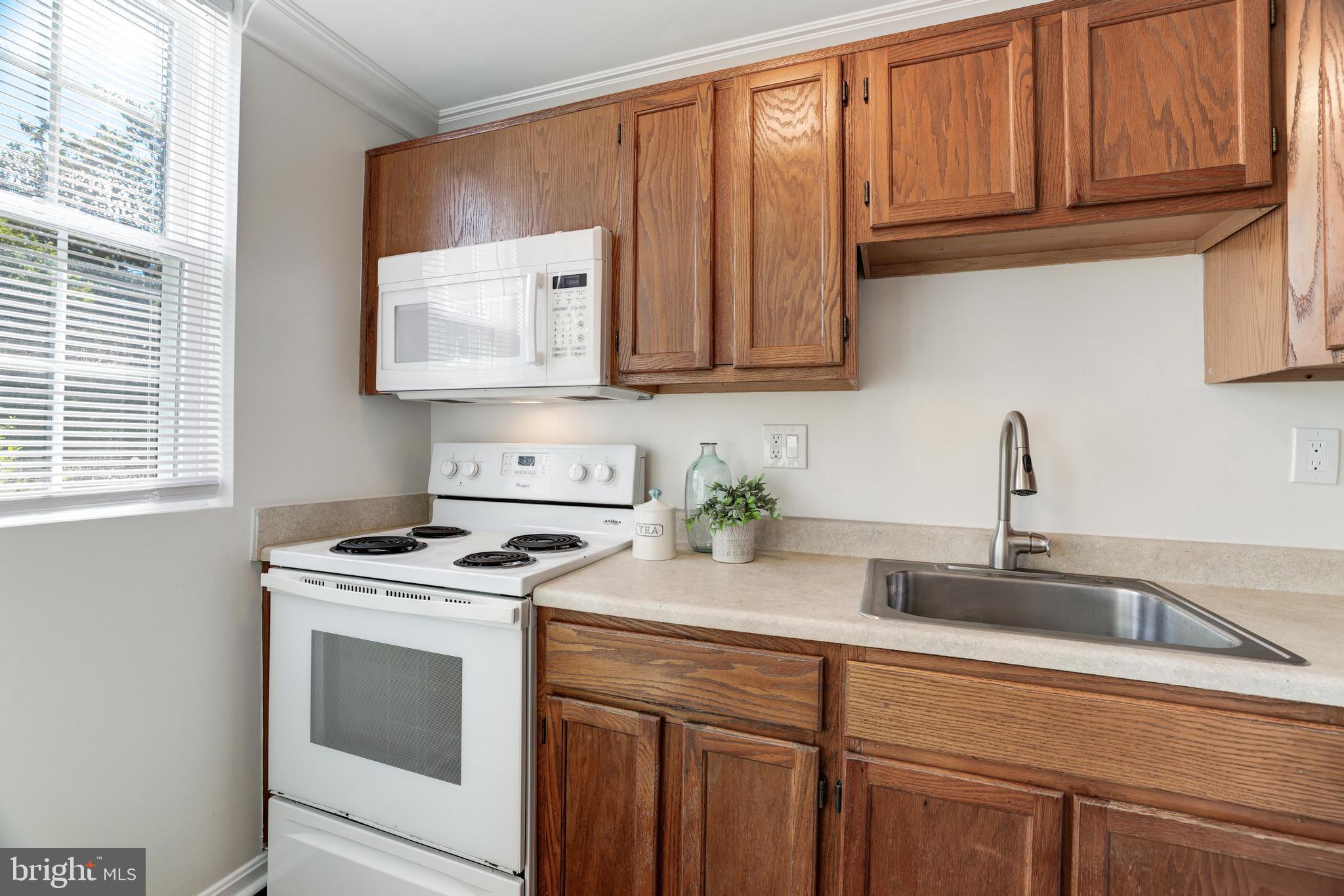 1913 KEY BOULEVARD 11572